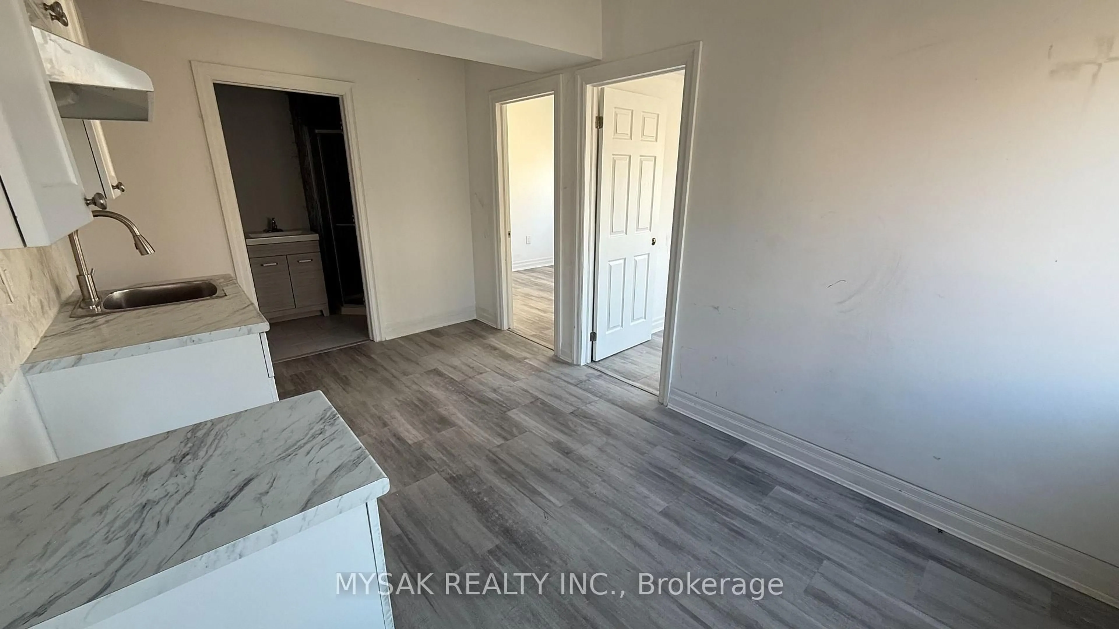 A pic of a room for 7 King St, St. Catharines Ontario L2R 5H9