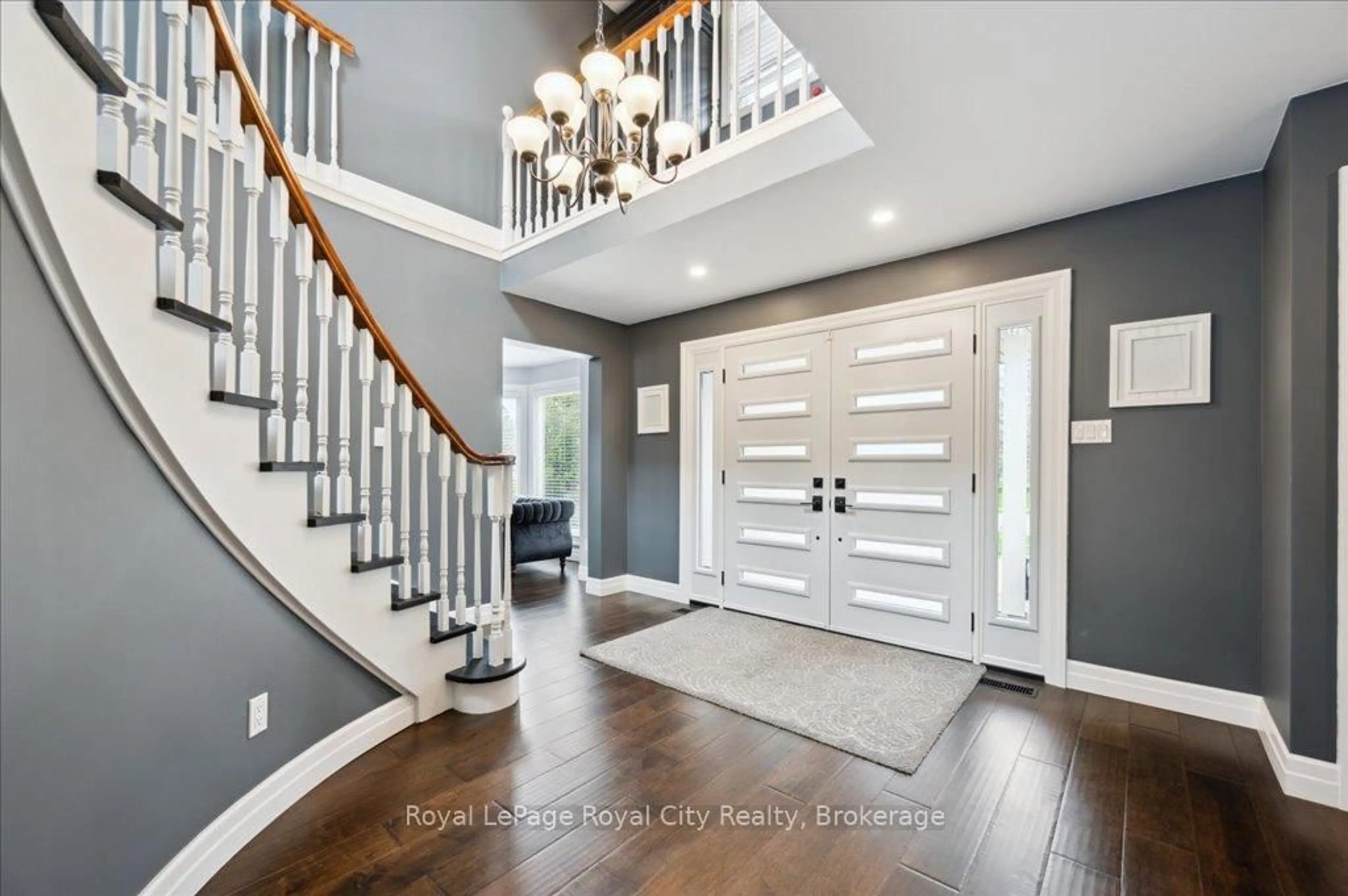 Indoor entryway for 9 Kortright Rd, Guelph Ontario N1G 4C8