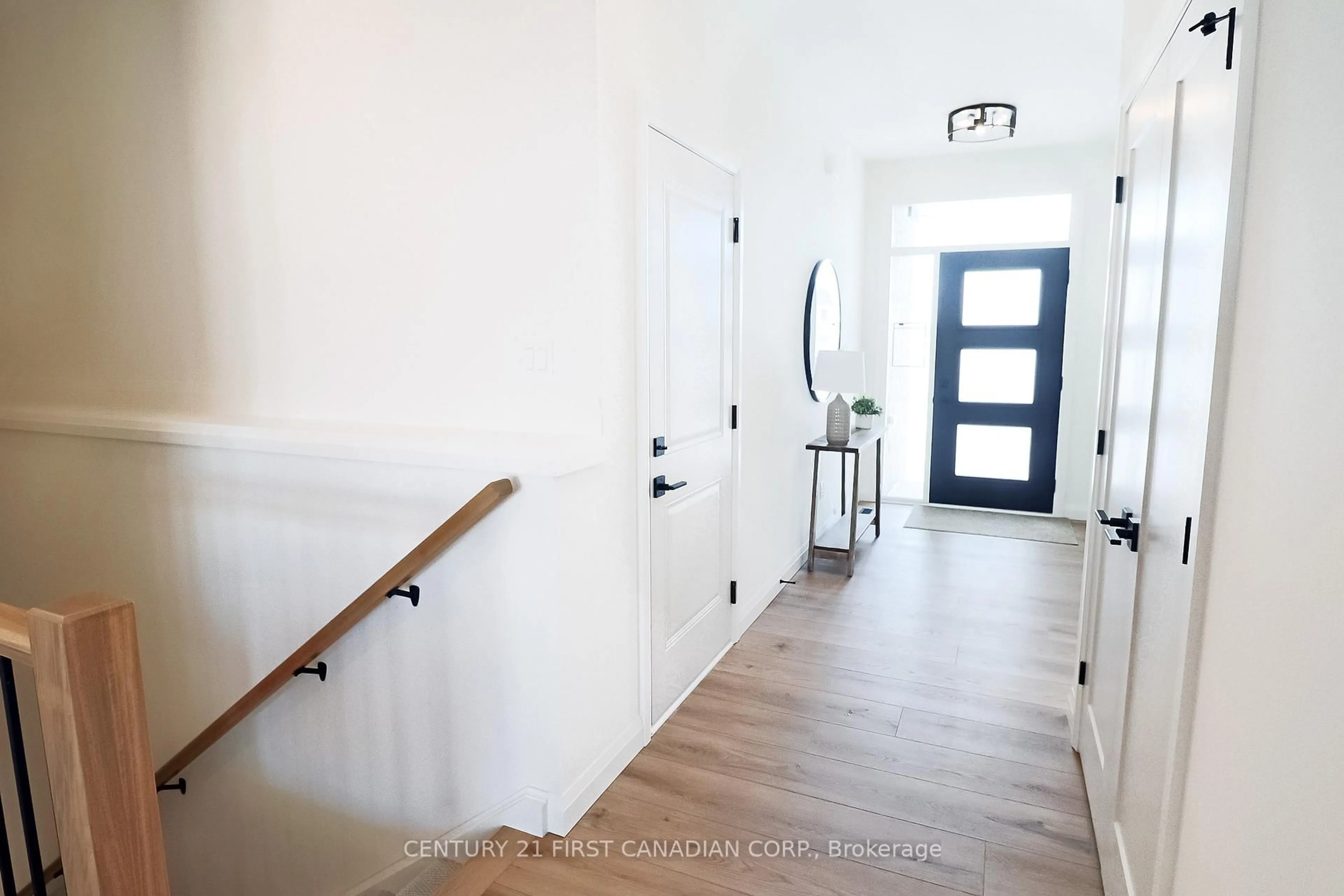 Indoor entryway for 32 Postma Cres #10, North Middlesex Ontario N0M 1A0