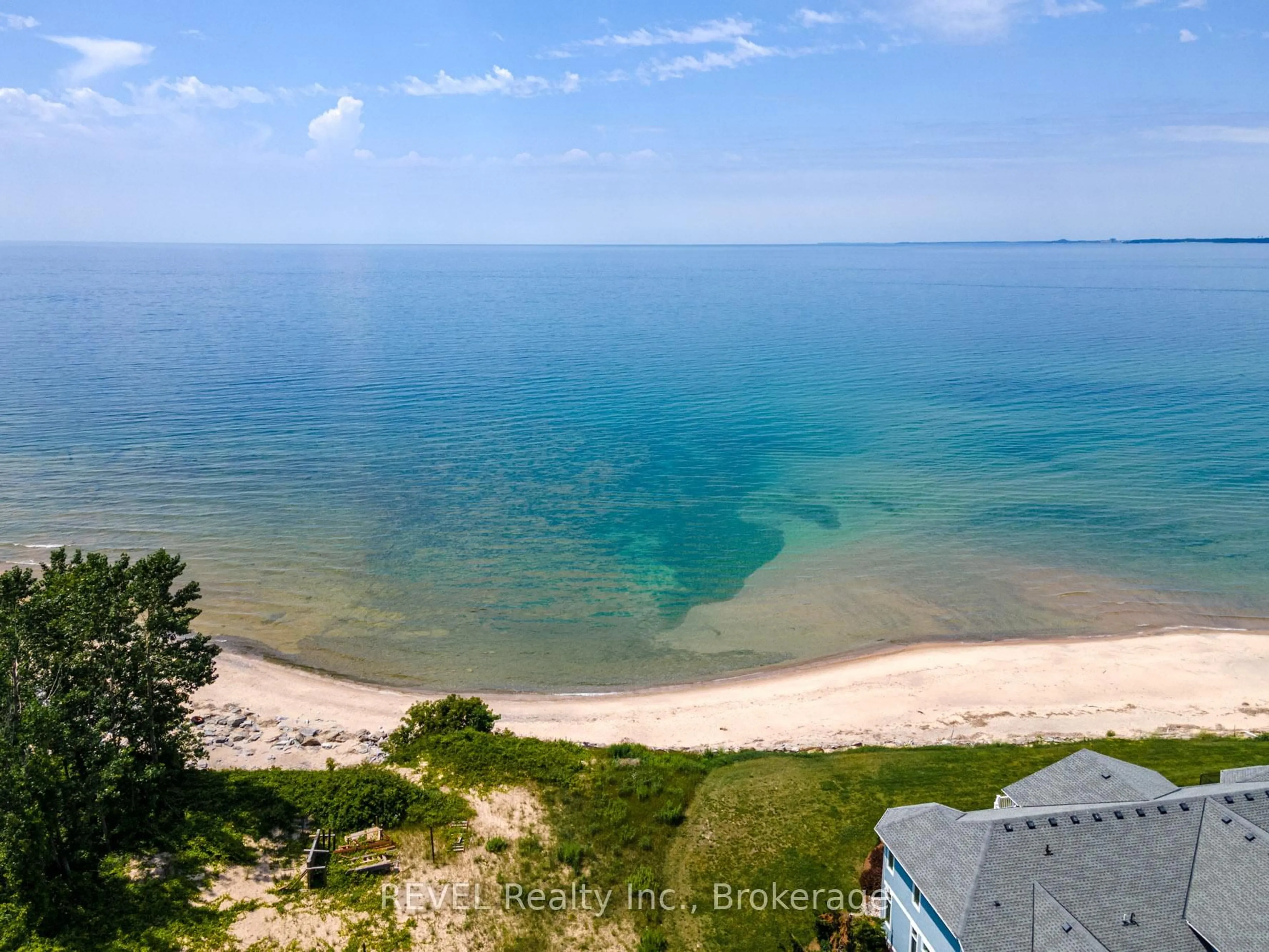 A pic from outside/outdoor area/front of a property/back of a property/a pic from drone, water/lake/river/ocean view for 4900 South Shore Rd, Fort Erie Ontario L0S 1B0