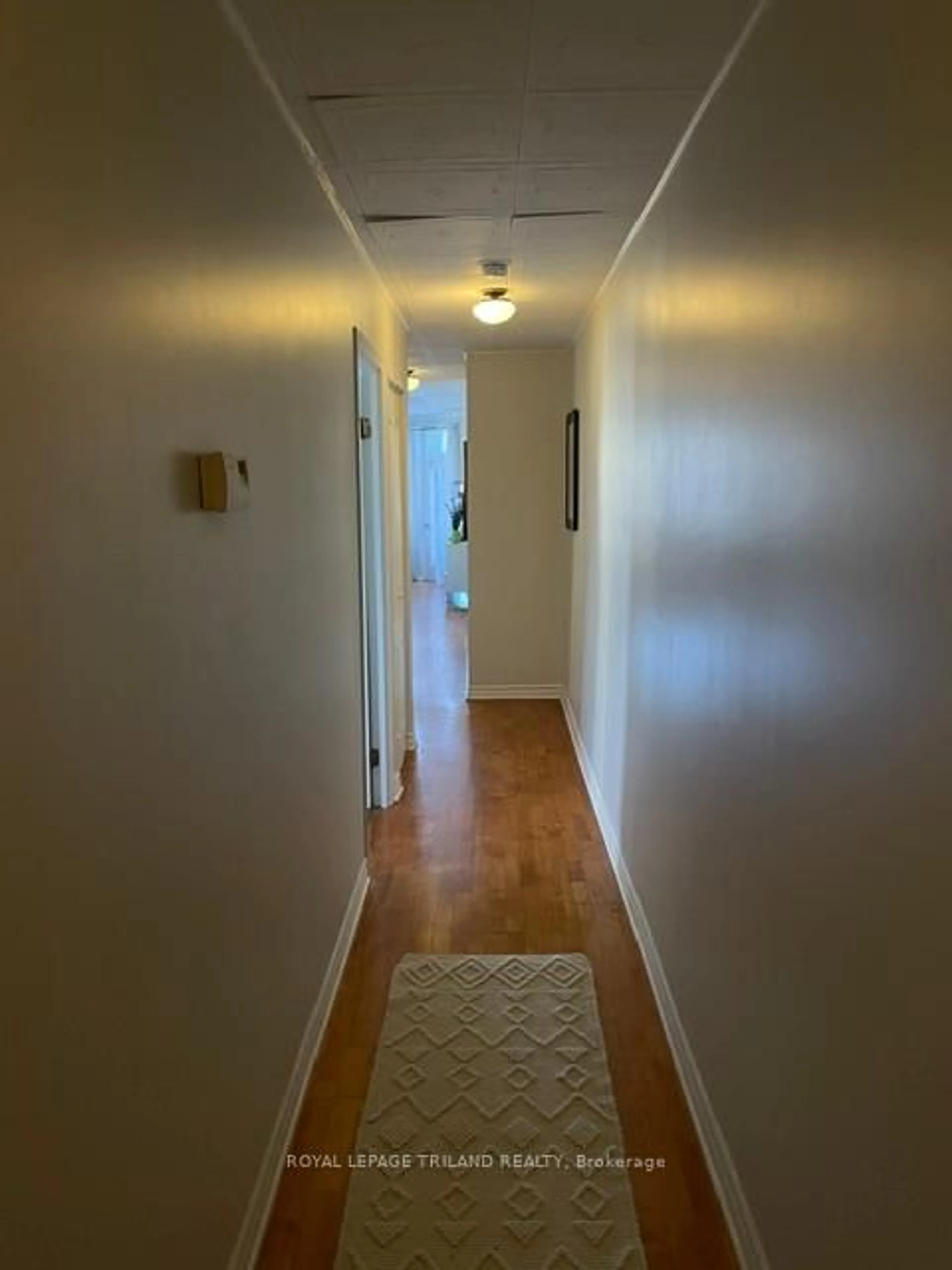 A pic of a room for 275 Queens Ave #301, London East Ontario N6B 1X2