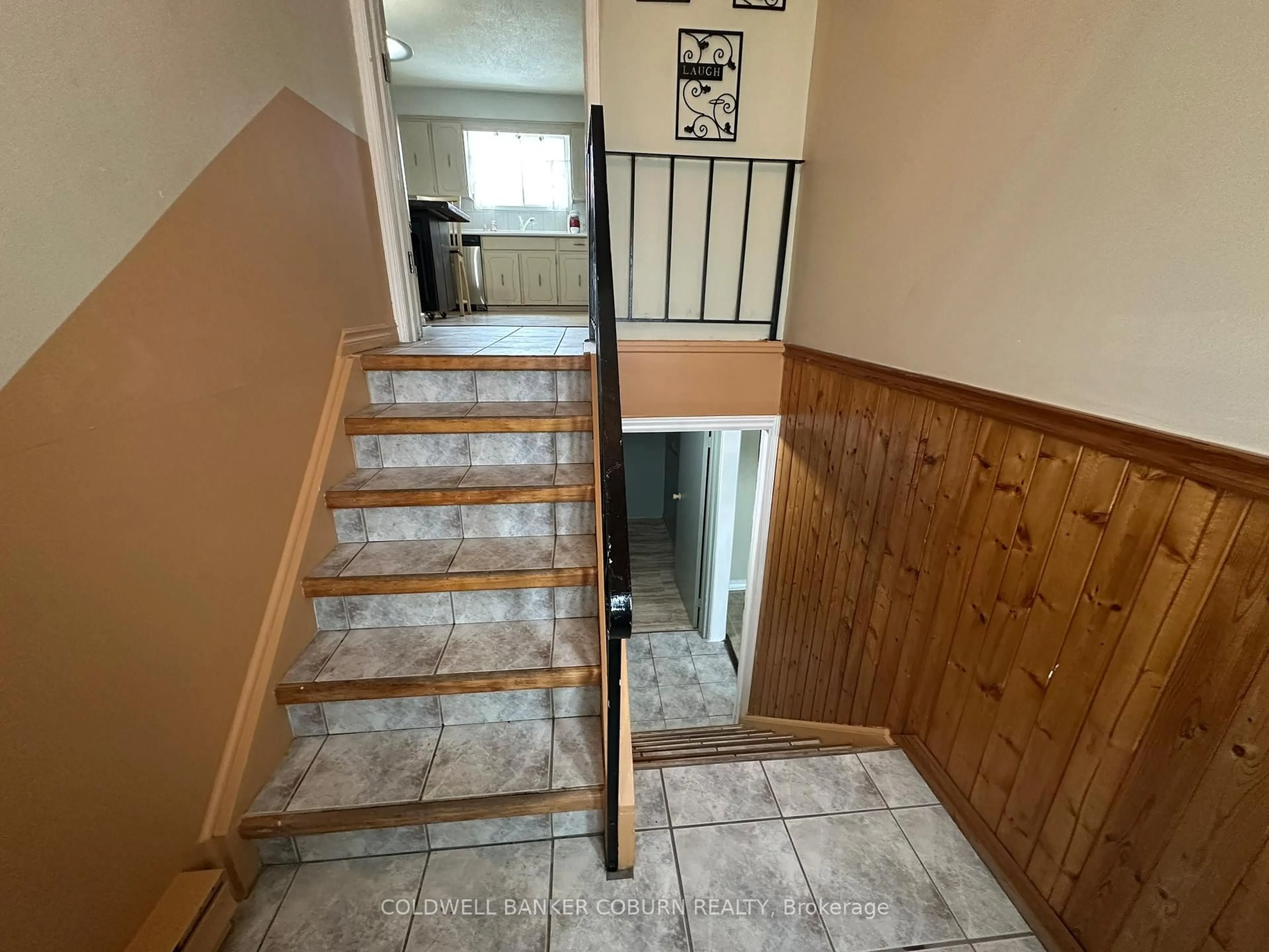 Stairs for 4016 Dishaw St, Edwardsburgh/Cardinal Ontario K0E 1E0