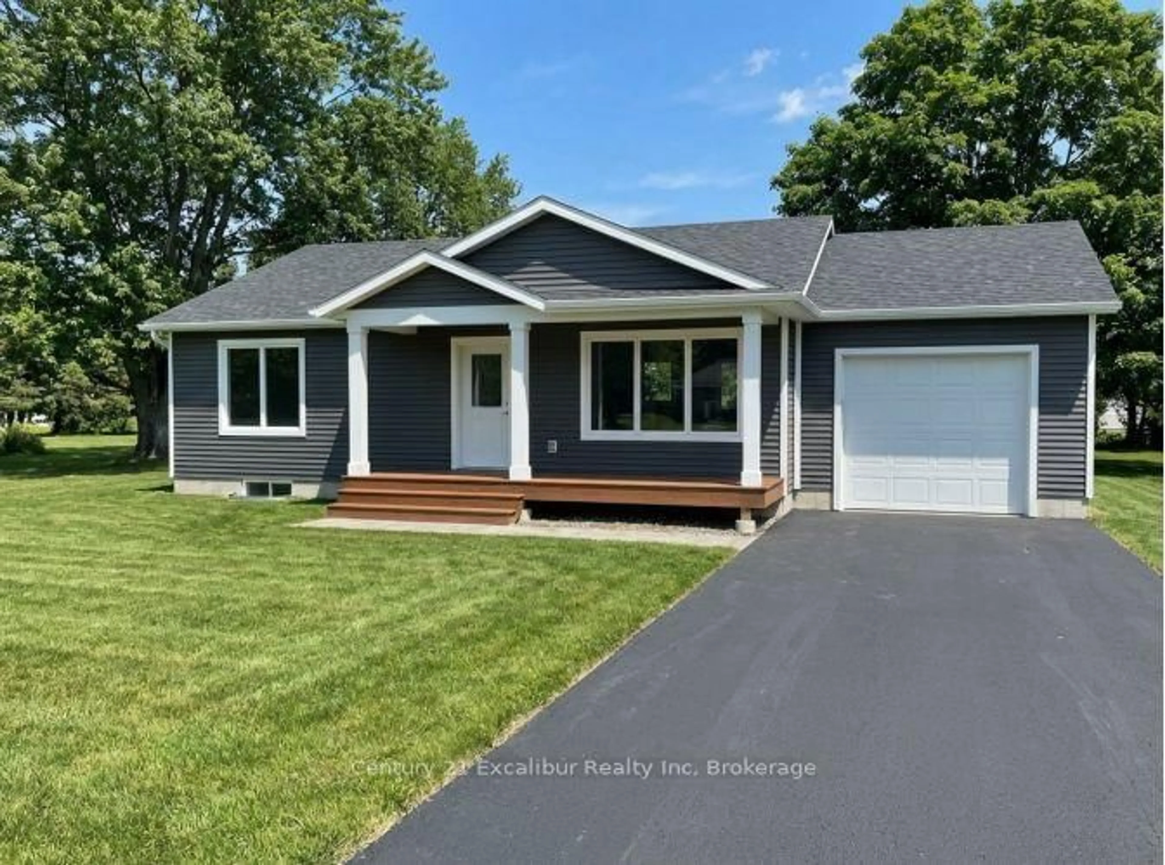 Home with vinyl exterior material, street for 487 Hill St, Centre Wellington Ontario N1M 1H7