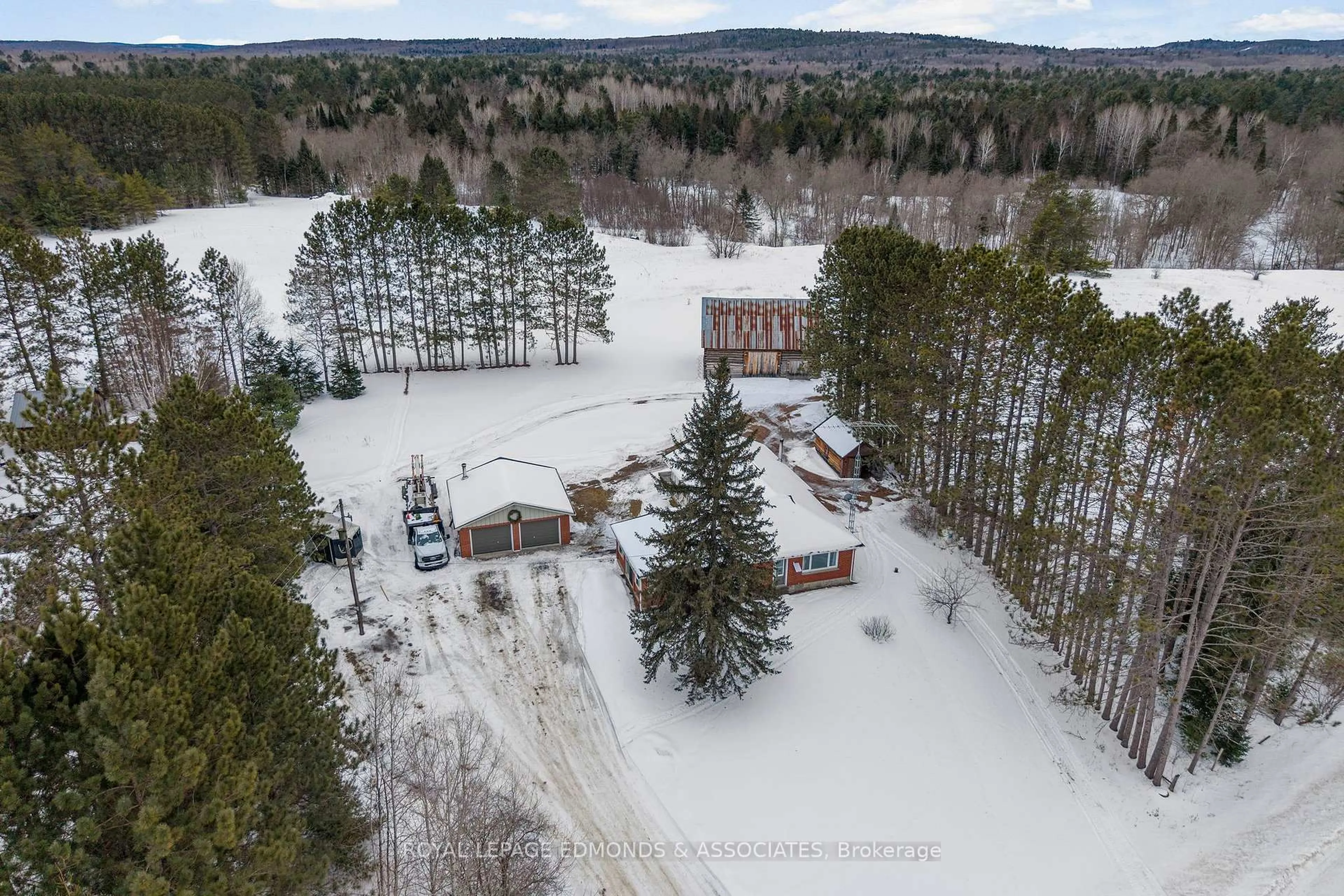 A pic from outside/outdoor area/front of a property/back of a property/a pic from drone, unknown for 125 Bear Trail Rd, Killaloe Ontario K0J 2A0