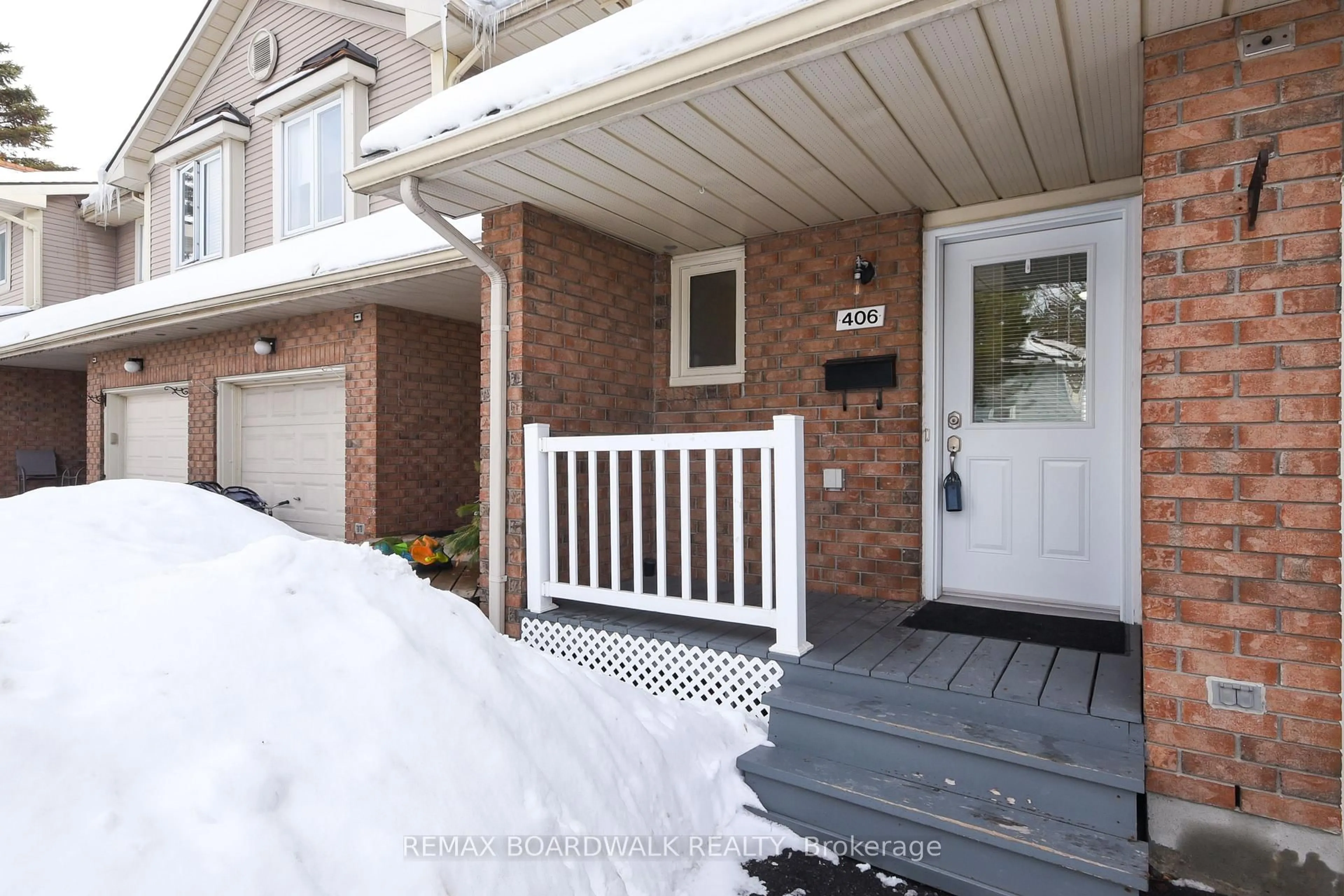 Indoor entryway for 406 Valade Cres #67, Orleans Ontario K4A 2W2