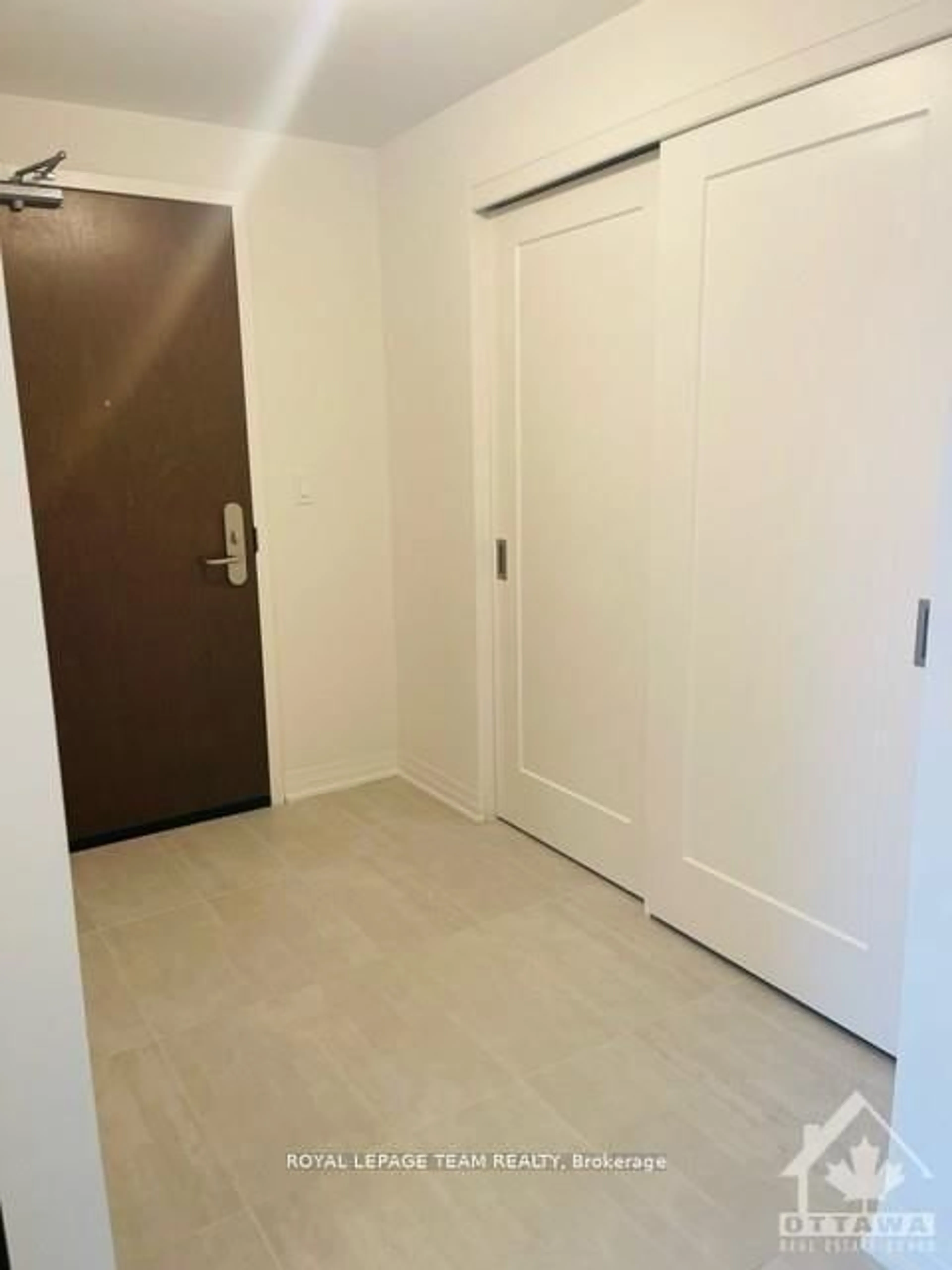 Unknown for 805 Carling Ave #1502, Ottawa Ontario K1S 5W9