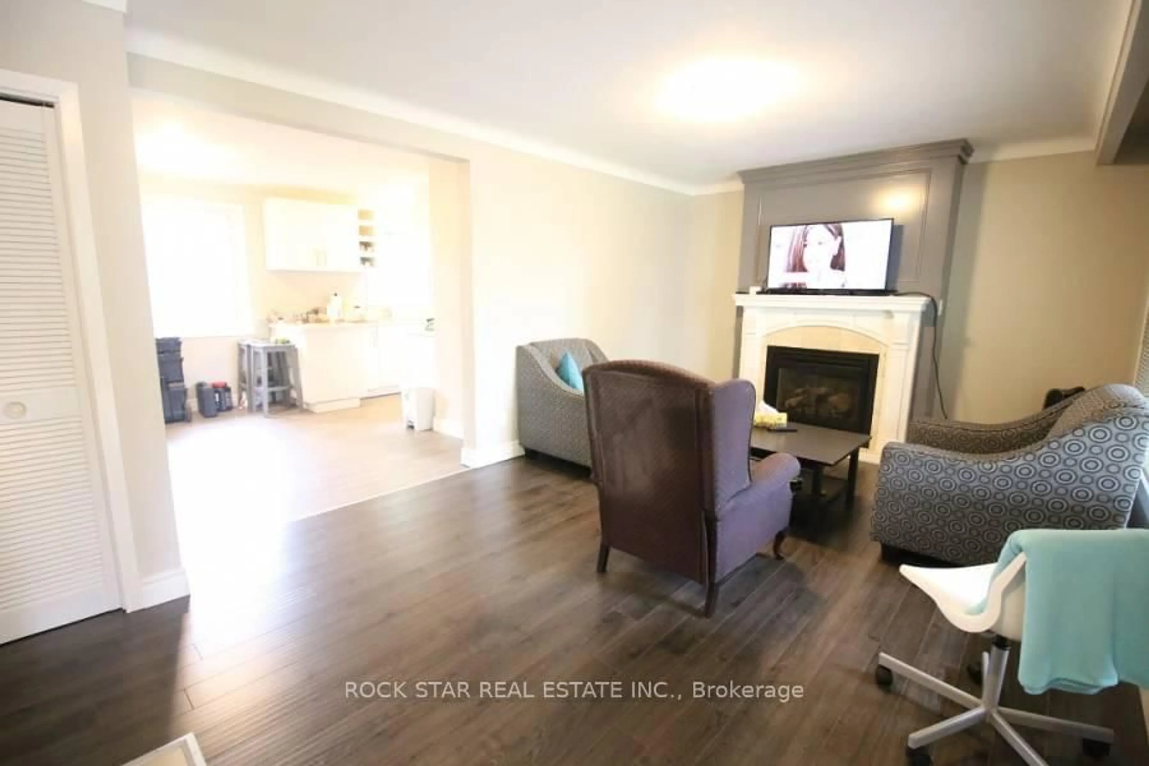 A pic of a room for 4 Hudson Dr, St. Catharines Ontario L2M 2J3