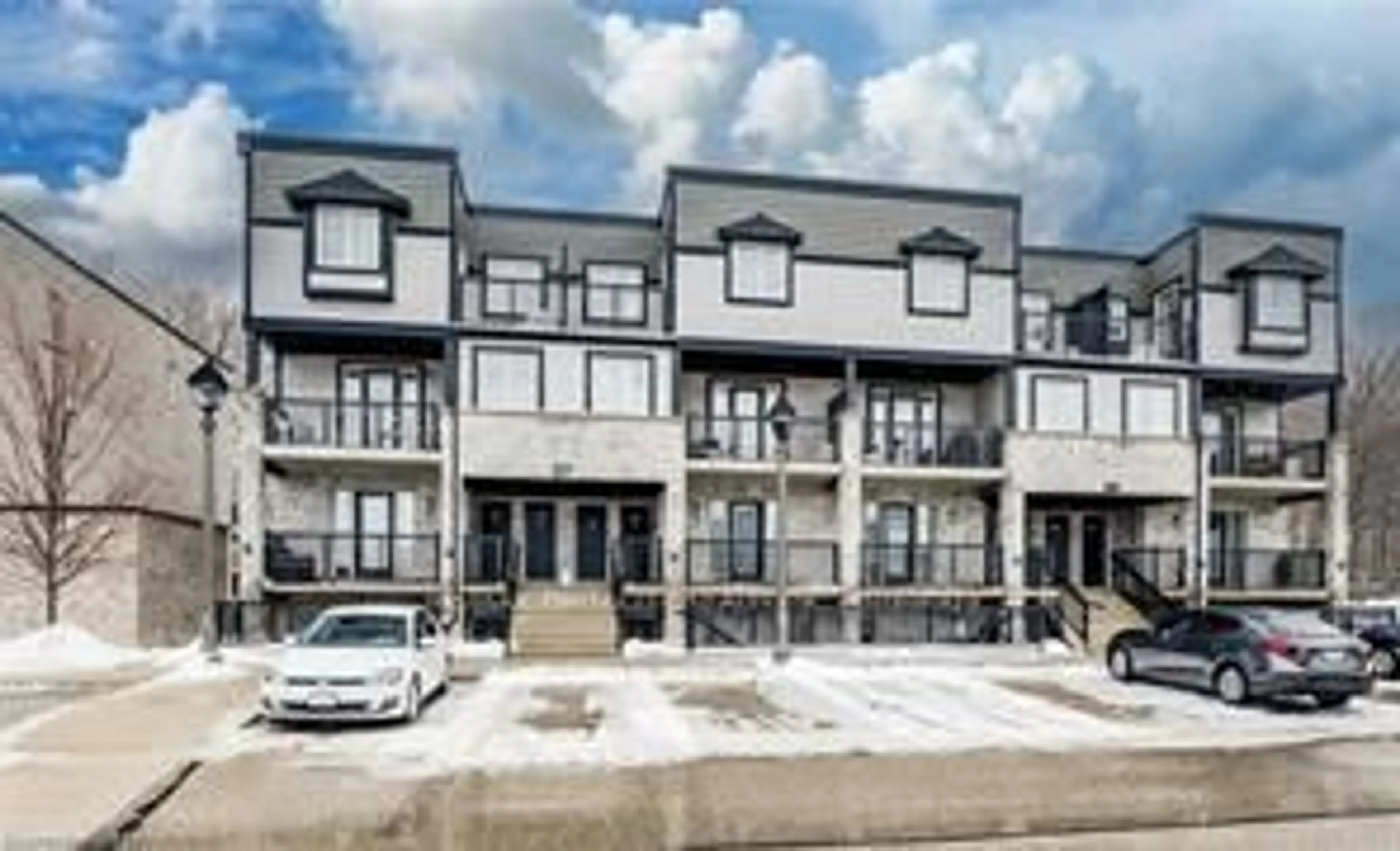 A pic from outside/outdoor area/front of a property/back of a property/a pic from drone, unknown for 1989 OTTAWA St #27A, Kitchener Ontario N2E 0G7