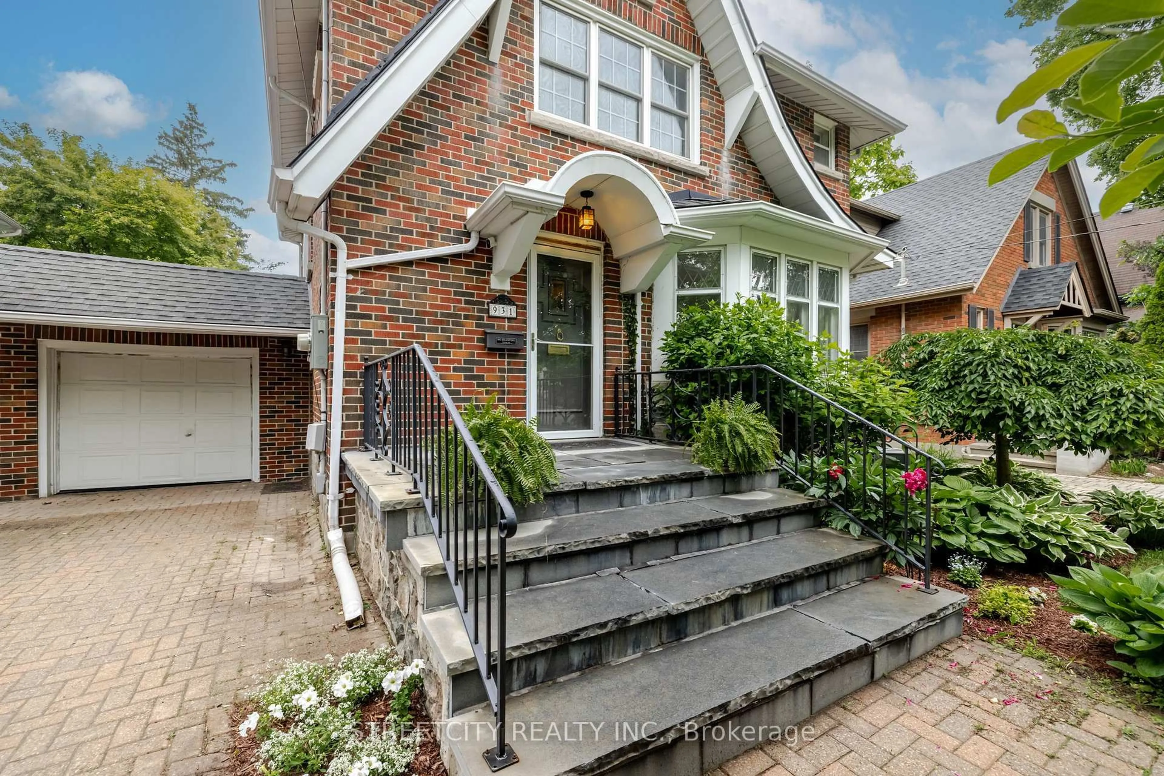 Home with brick exterior material, street for 931 Waterloo St, London East Ontario N6A 3X2