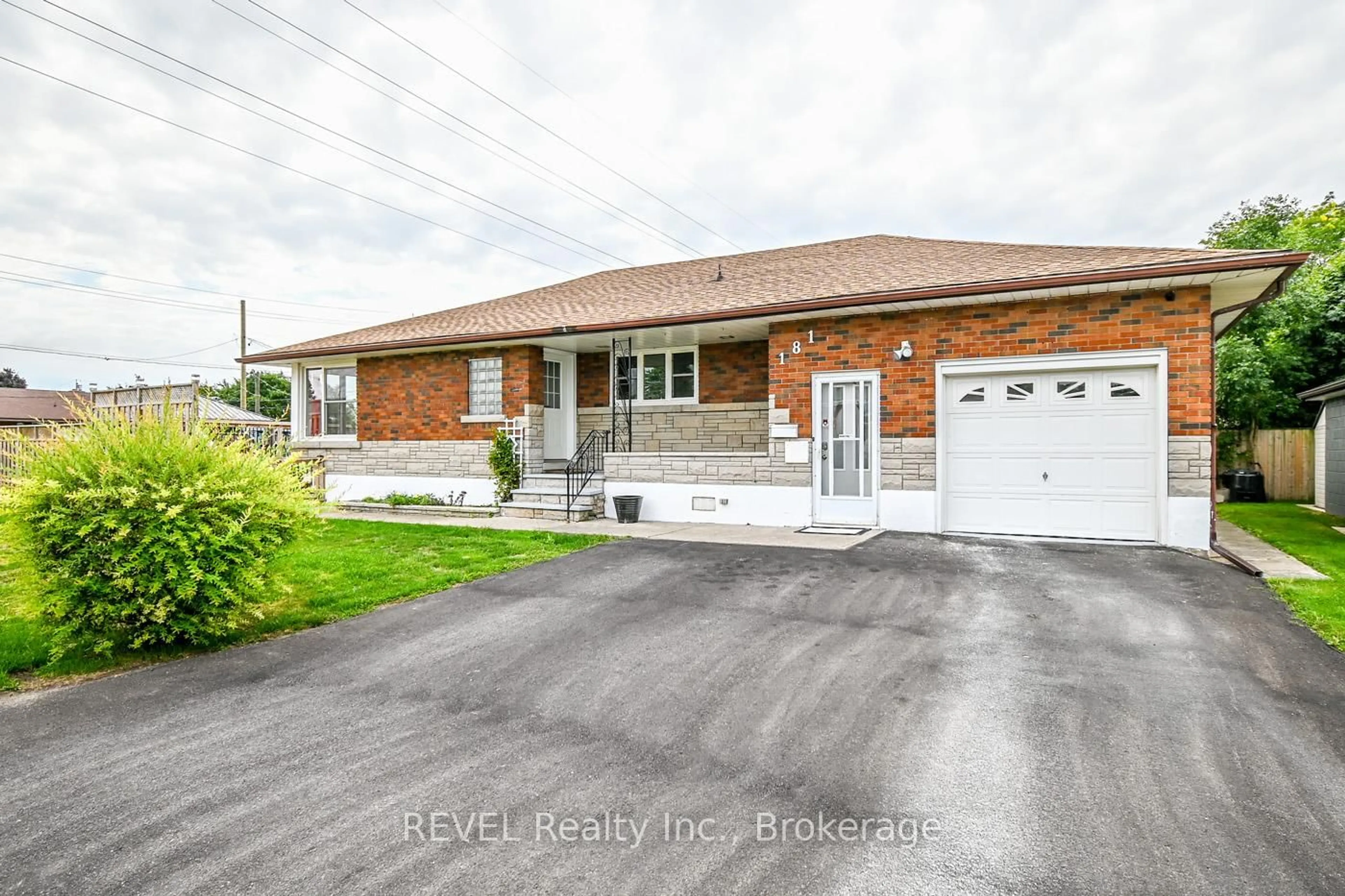 Home with brick exterior material, street for 181 Cross St, Port Colborne Ontario L3K 1L7