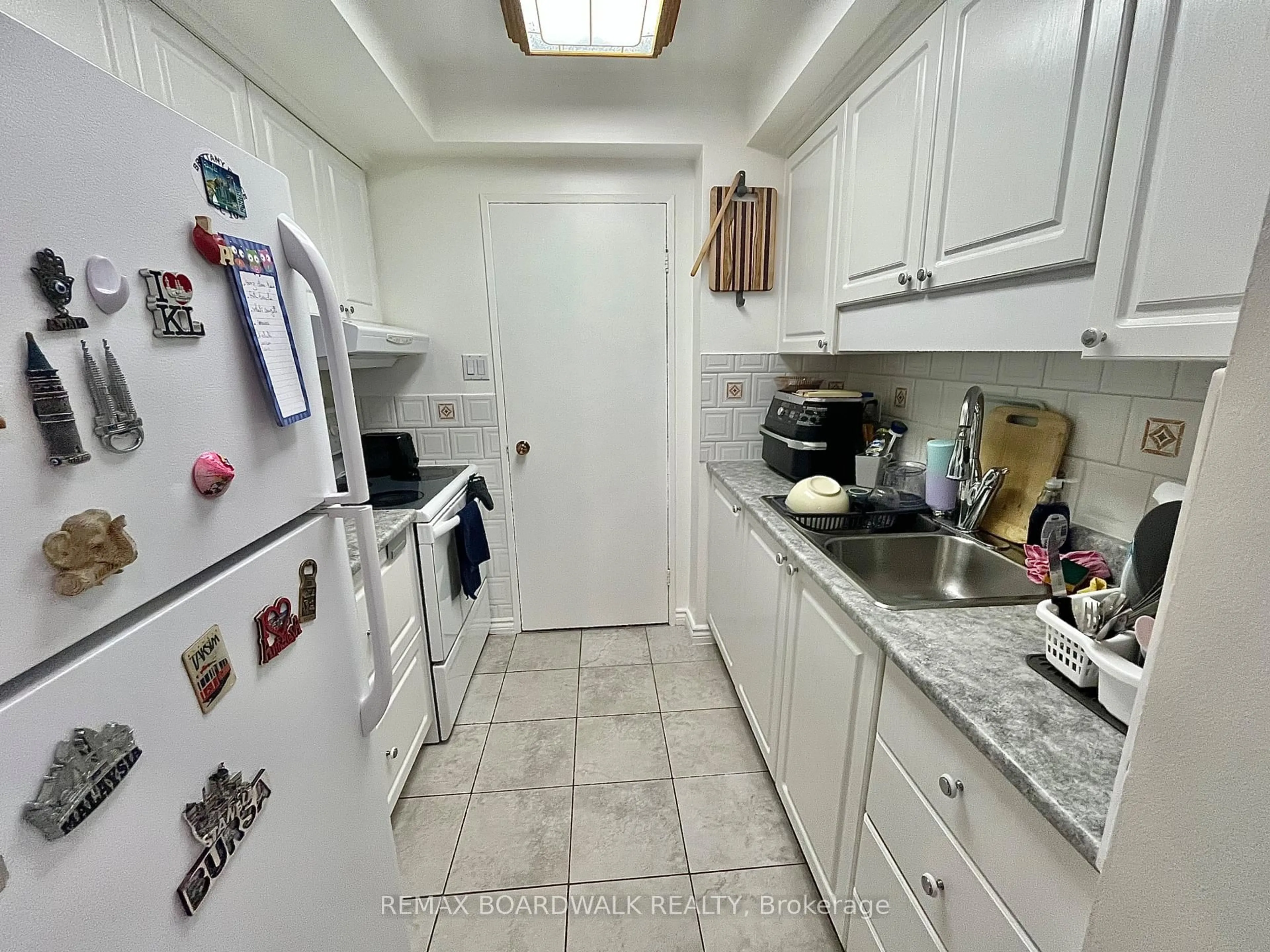 Standard kitchen, unknown for 555 BRITTANY Dr #407, Ottawa Ontario K1K 4C5