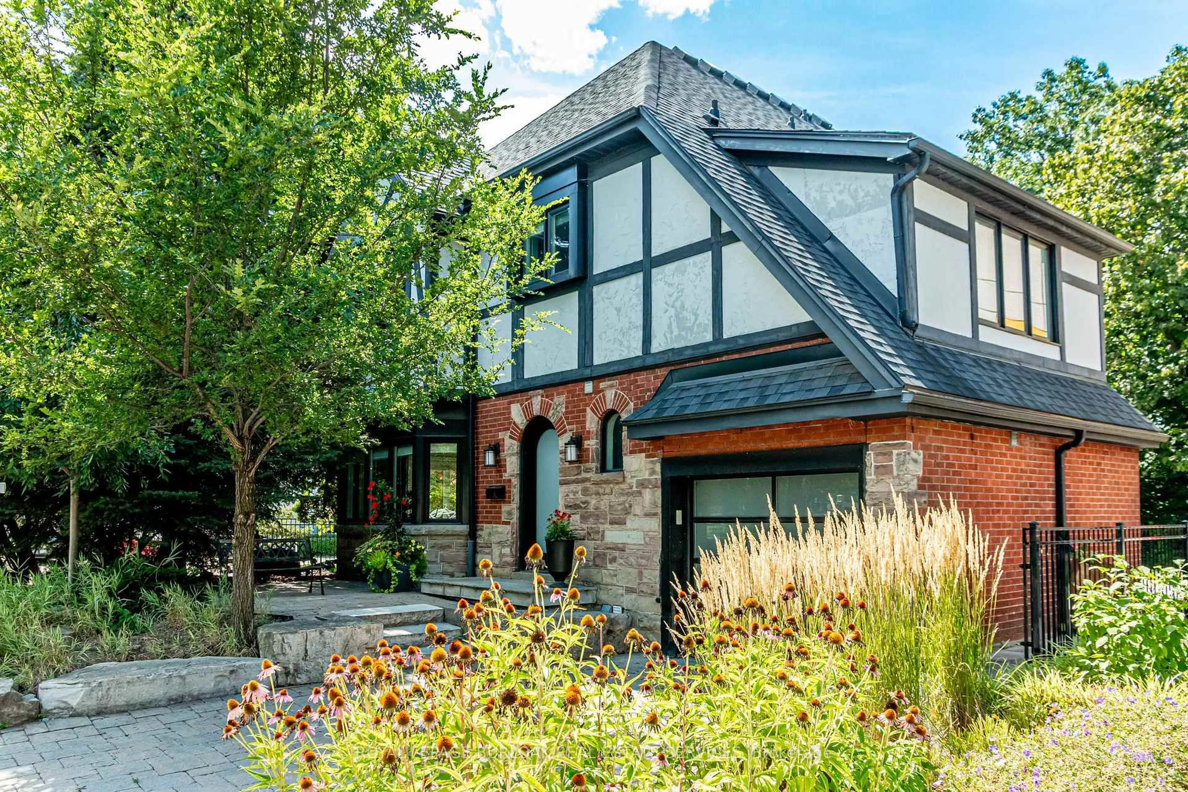 Home with brick exterior material, street for 3 Oakwood Pl, Hamilton Ontario L8S 4C9