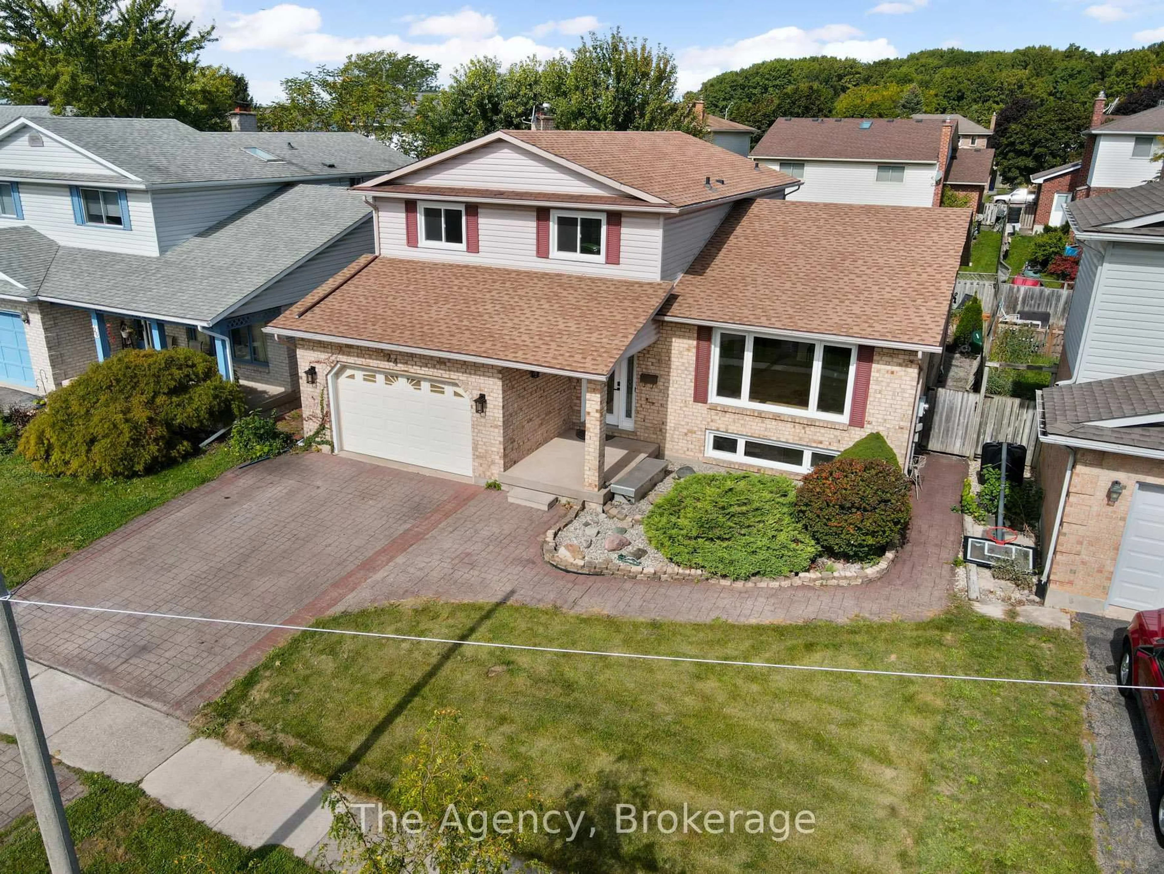 A pic from outside/outdoor area/front of a property/back of a property/a pic from drone, street for 24 Keefer Rd, Thorold Ontario L2V 4Y4