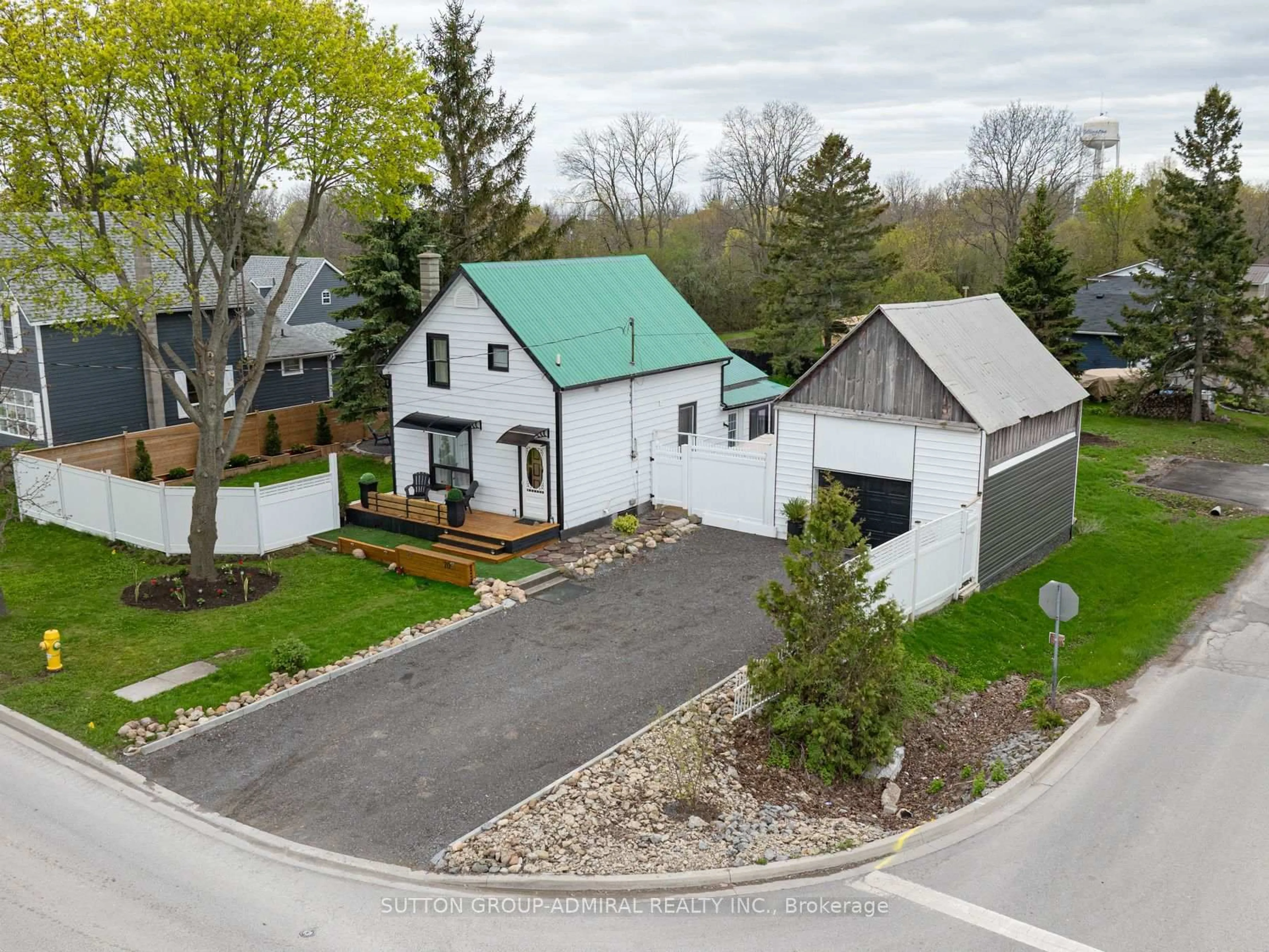 A pic from outside/outdoor area/front of a property/back of a property/a pic from drone, street for 70 Belleville St, Prince Edward County Ontario K0K 3L0