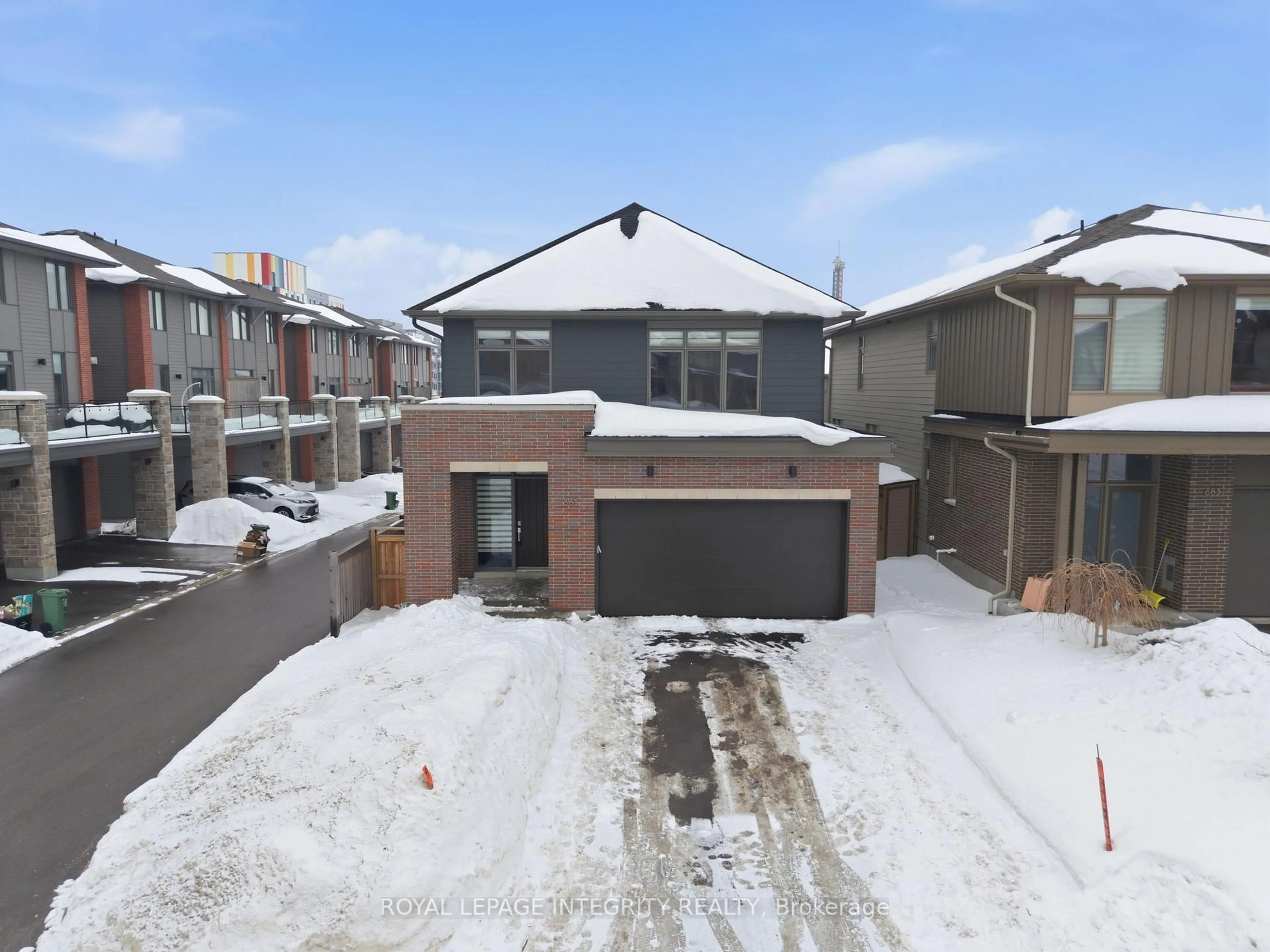 A pic from outside/outdoor area/front of a property/back of a property/a pic from drone, street for 885 Moses Tennisco St, Ottawa Ontario K1K 5A2