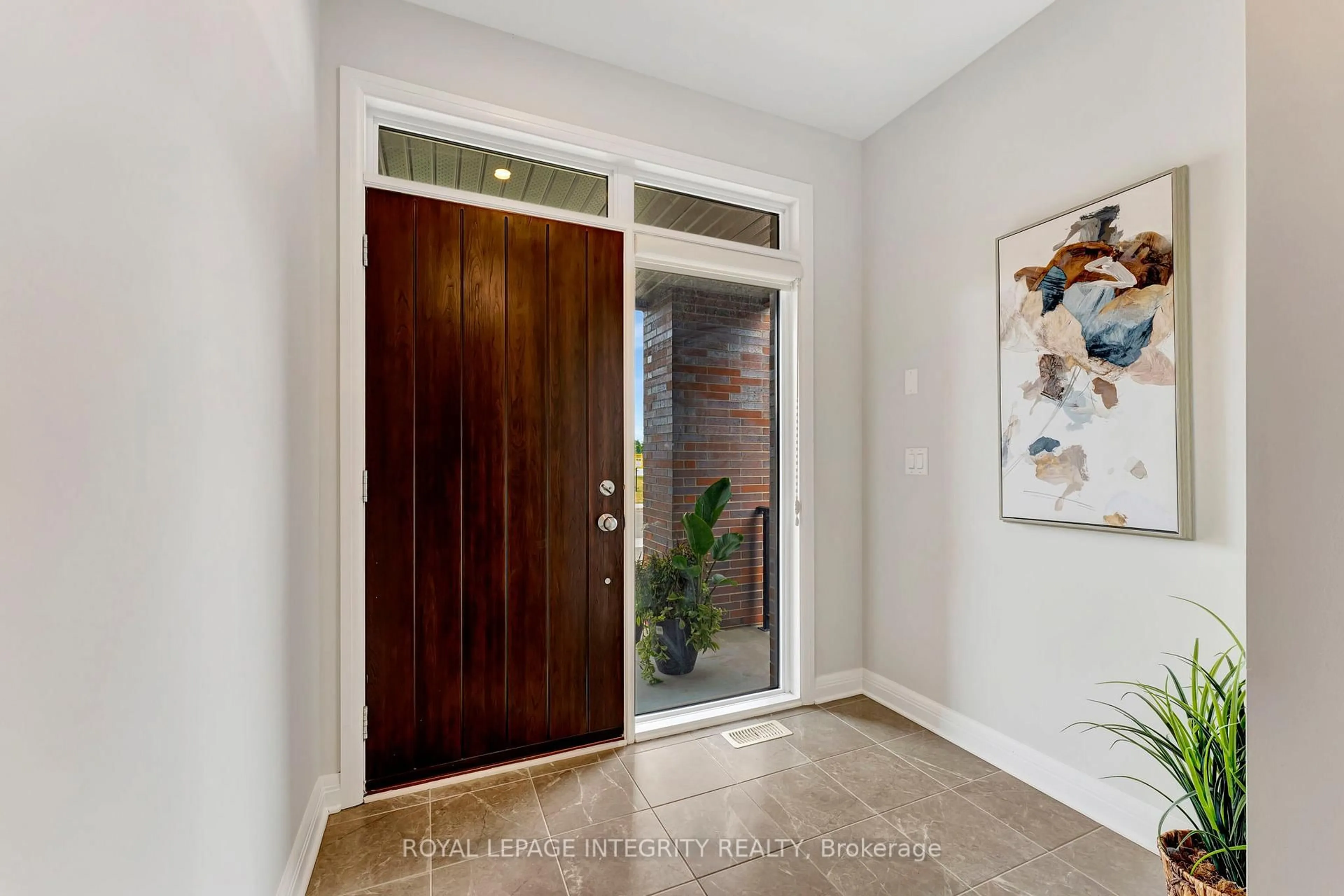 Indoor entryway for 885 Moses Tennisco St, Ottawa Ontario K1K 5A2