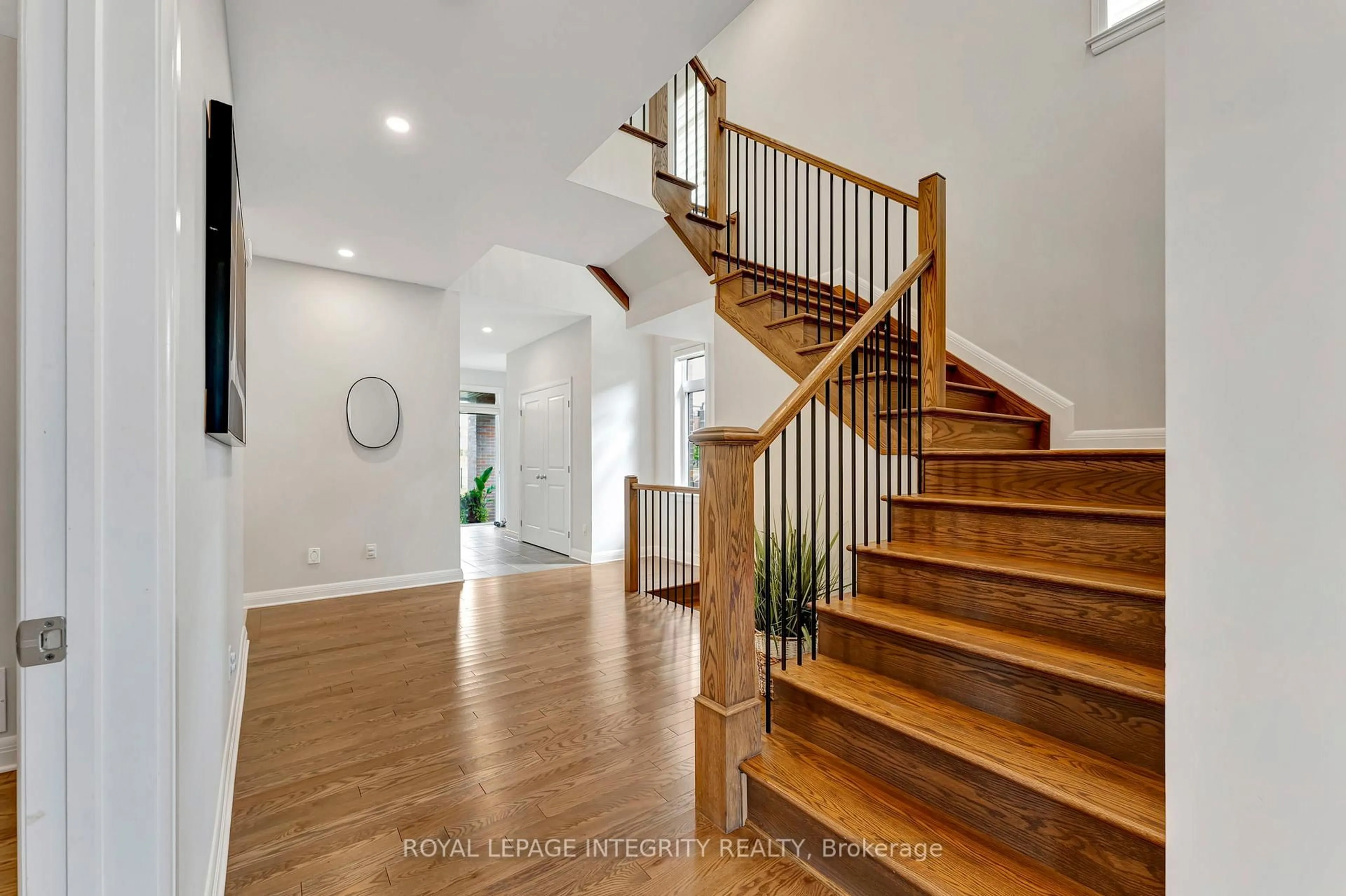 Unknown for 885 Moses Tennisco St, Ottawa Ontario K1K 5A2