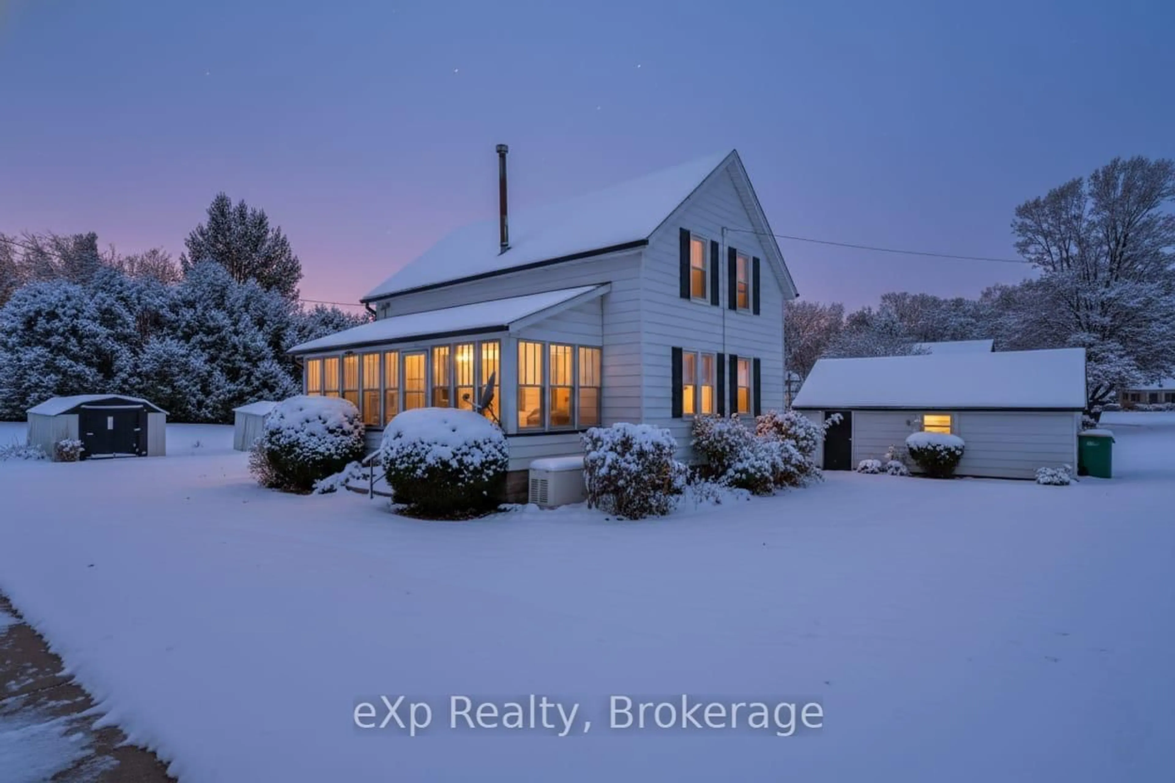 A pic from outside/outdoor area/front of a property/back of a property/a pic from drone, building for 21 Elgin St, Southwest Middlesex Ontario N0L 1A0