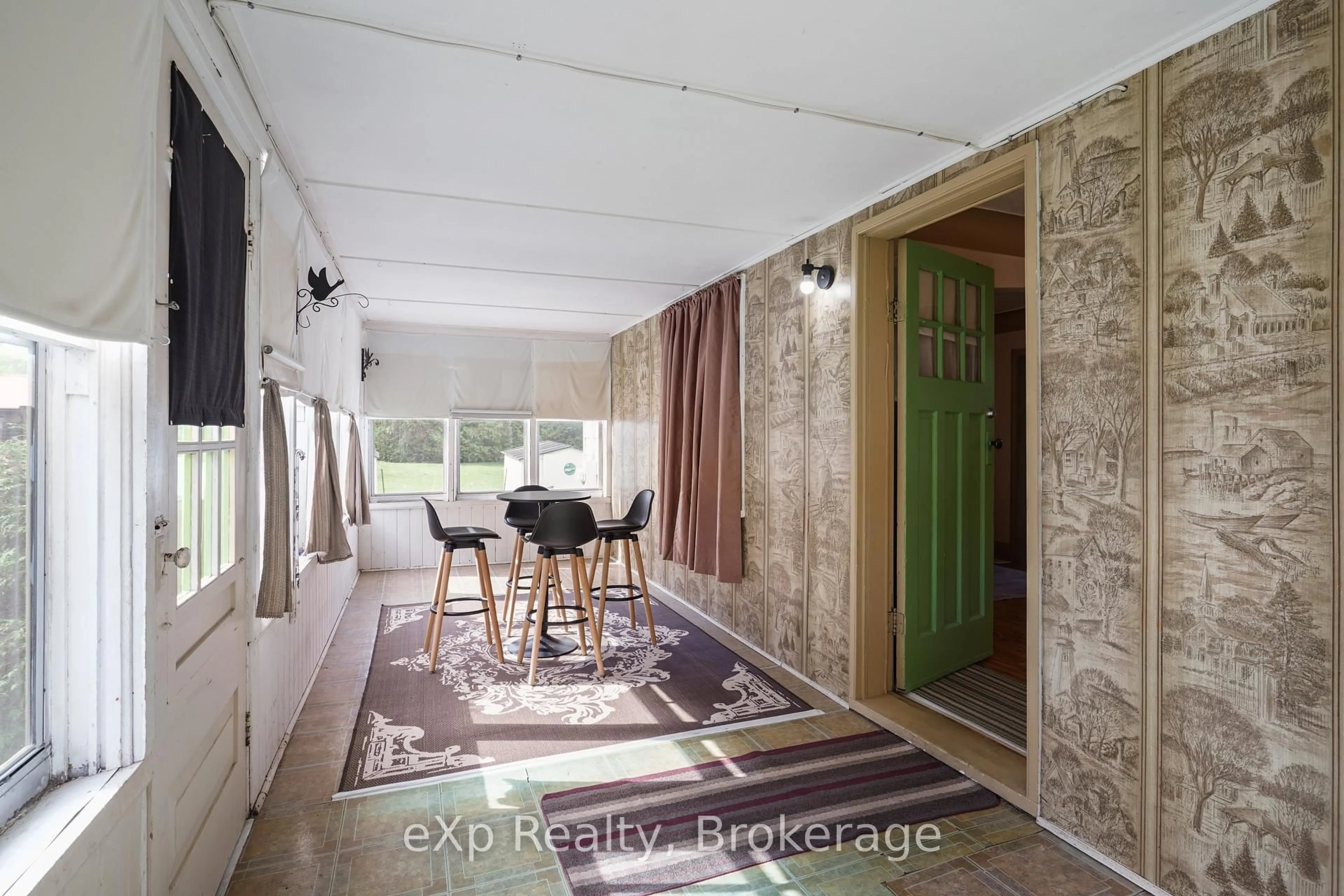 Indoor foyer for 21 Elgin St, Southwest Middlesex Ontario N0L 1A0