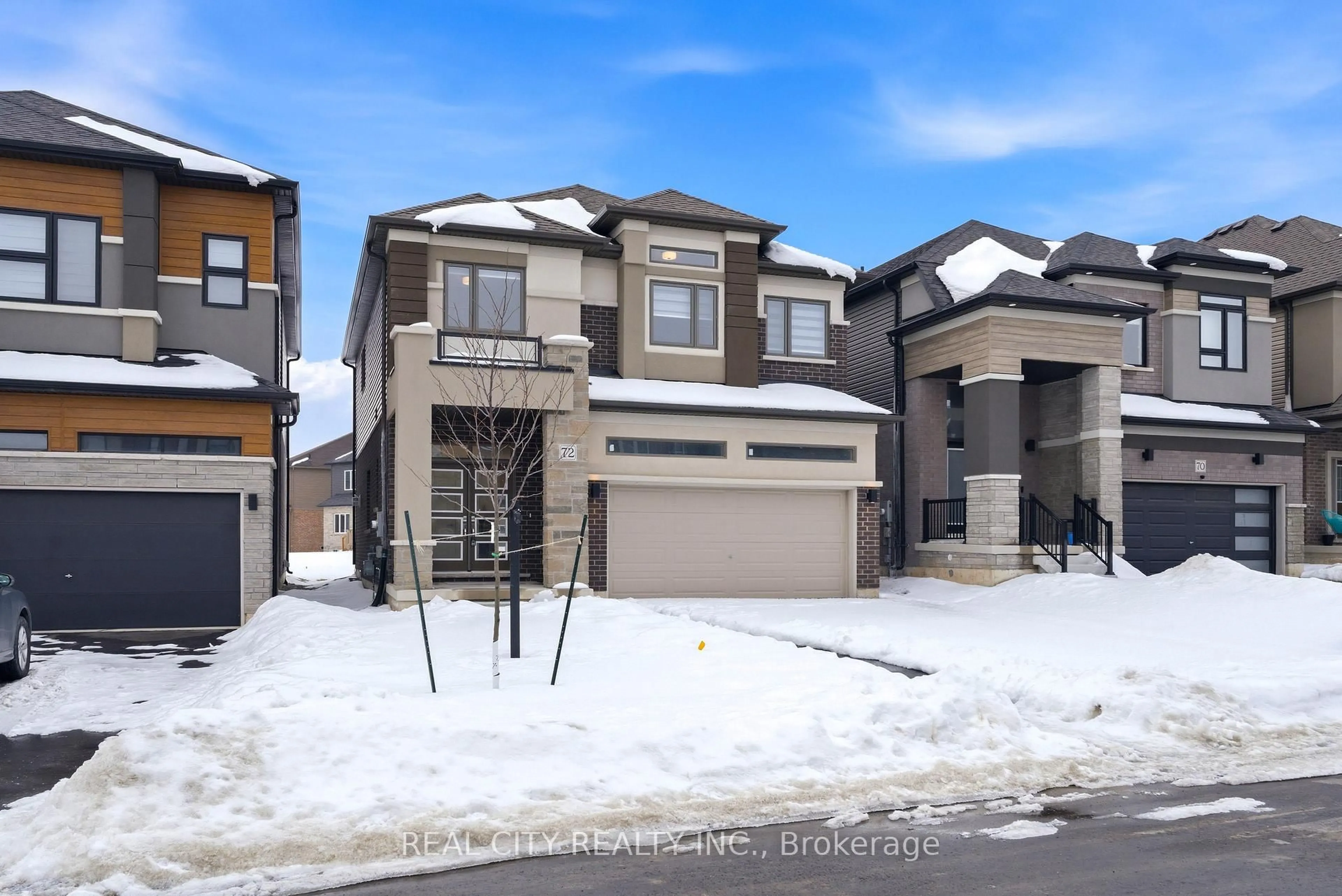 A pic from outside/outdoor area/front of a property/back of a property/a pic from drone, street for 72 George Brier Dr, Brant Ontario N3L 0L3