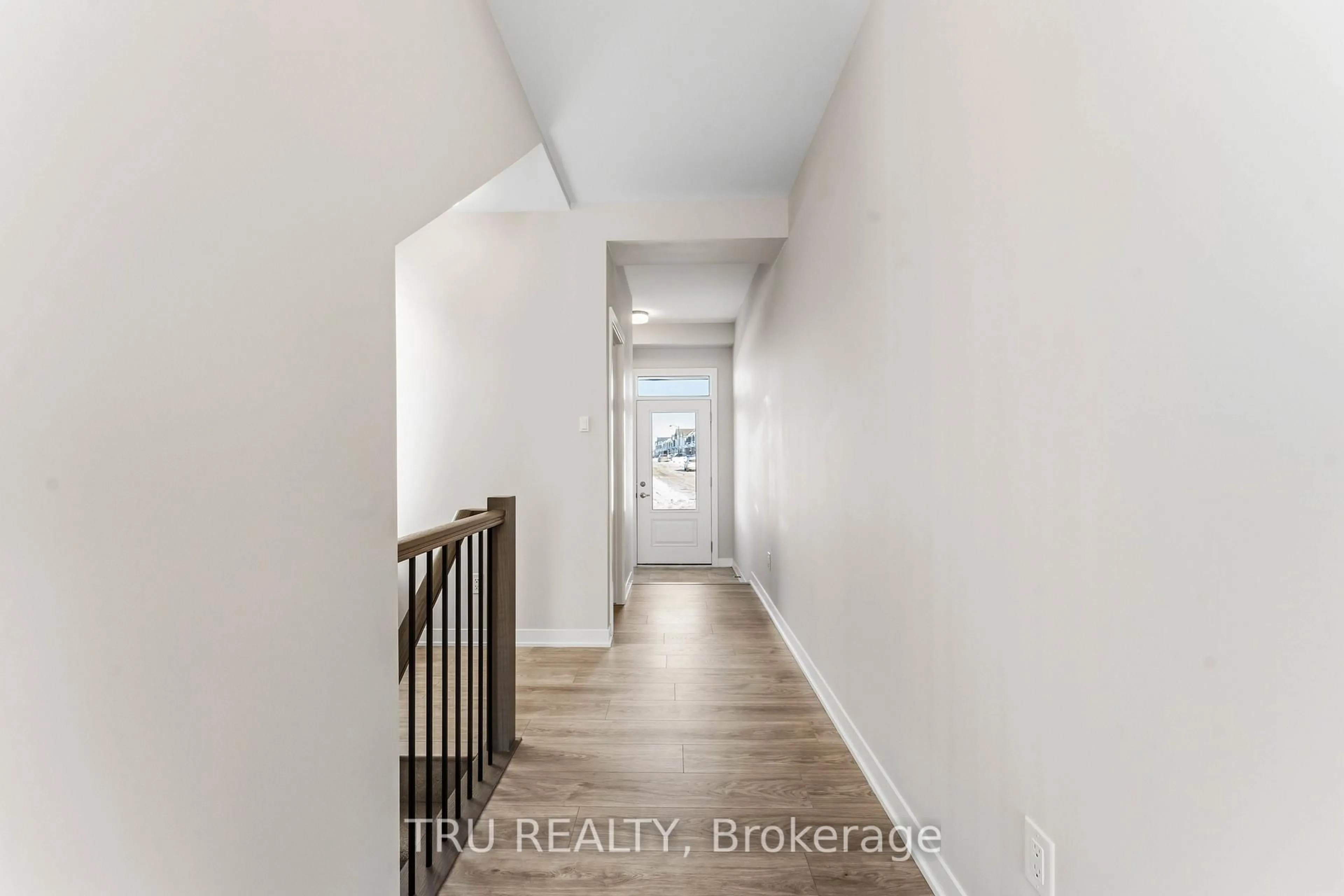 Indoor entryway for 706 Expansion Rd, Barrhaven Ontario K2J 7G4