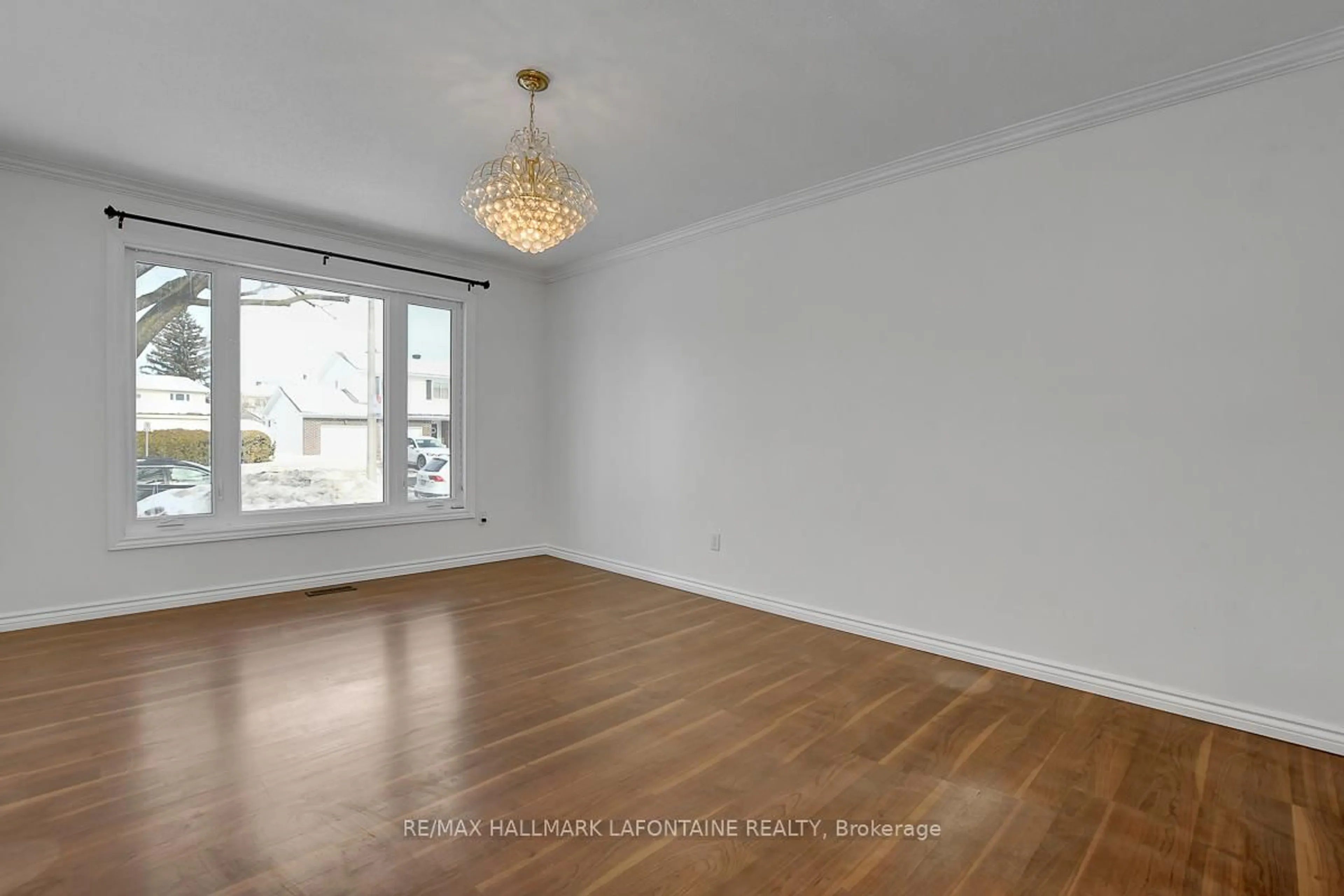 A pic of a room for 6128 Vineyard Dr, Ottawa Ontario K1C 2N6