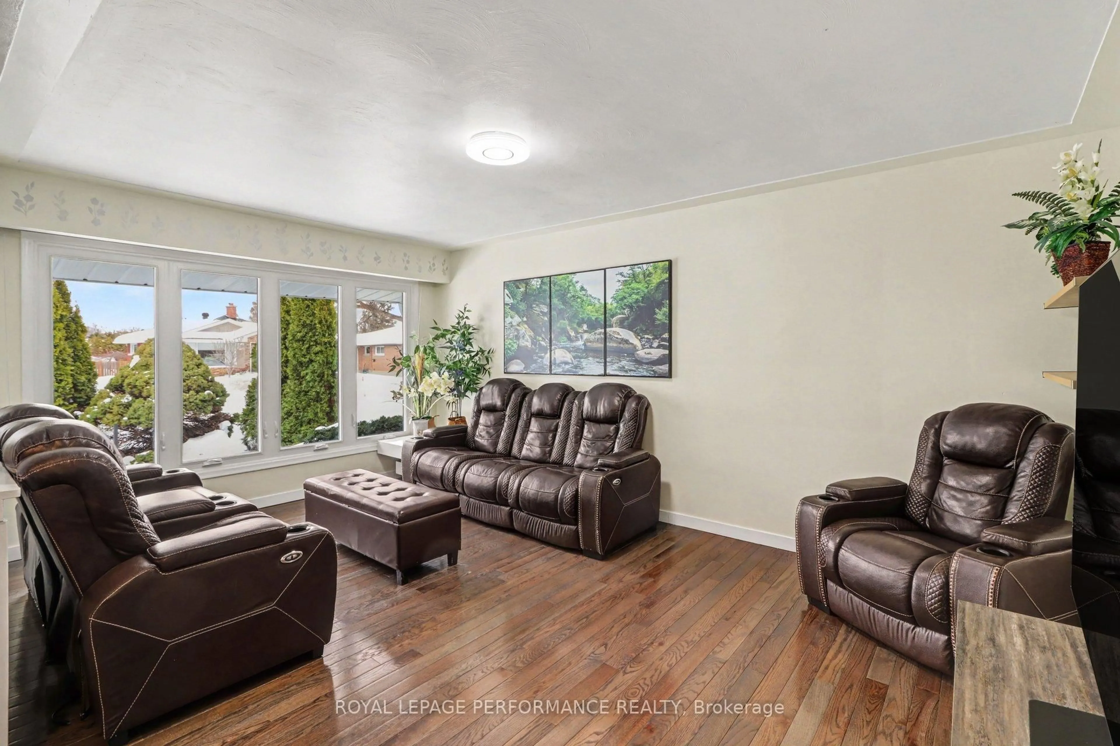 Living room with furniture, unknown for 788 Dickens Ave, Ottawa Ontario K1G 2X8