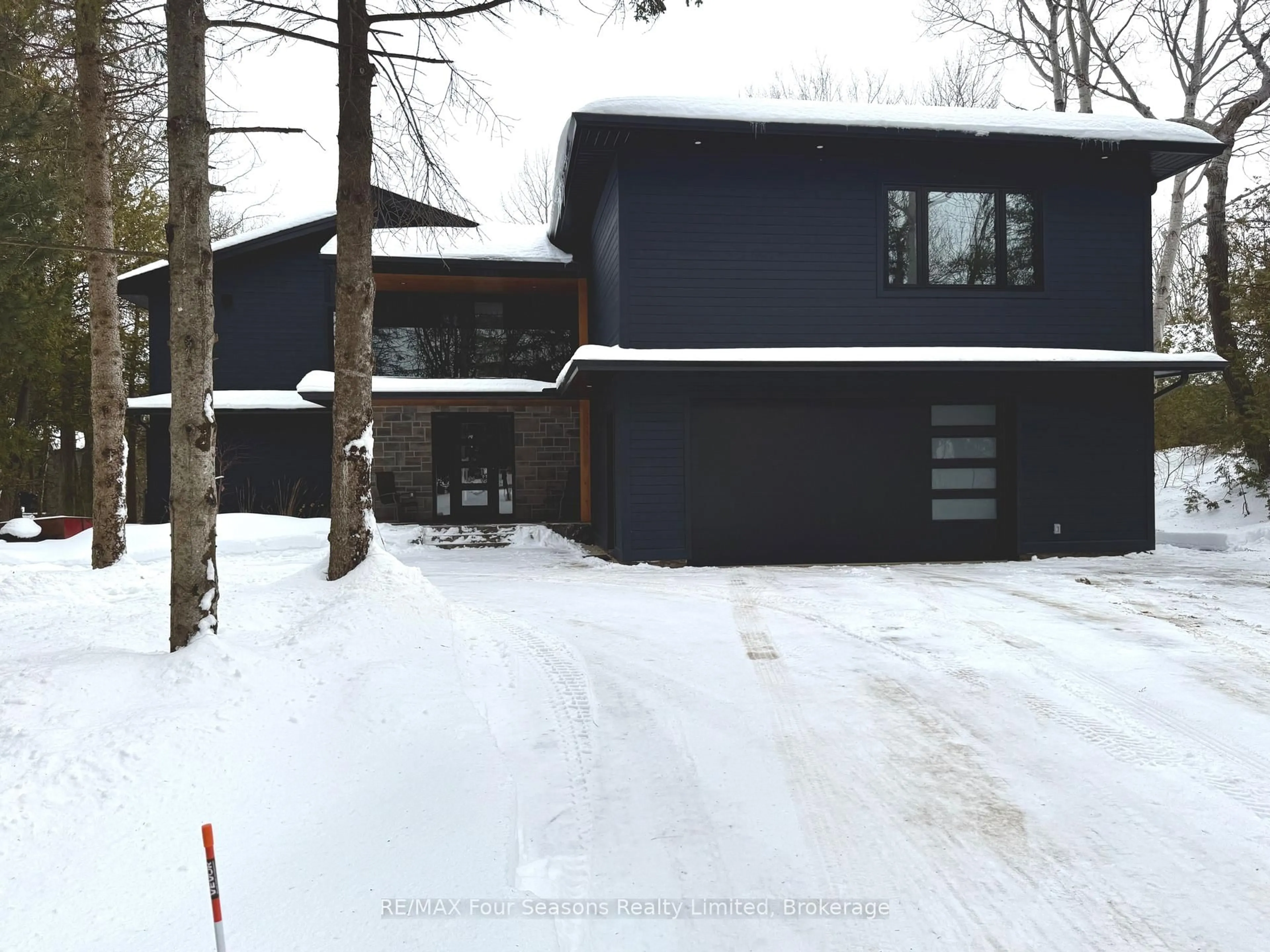 Unknown for 131 Chamonix Cres, Blue Mountains Ontario L9Y 0S7