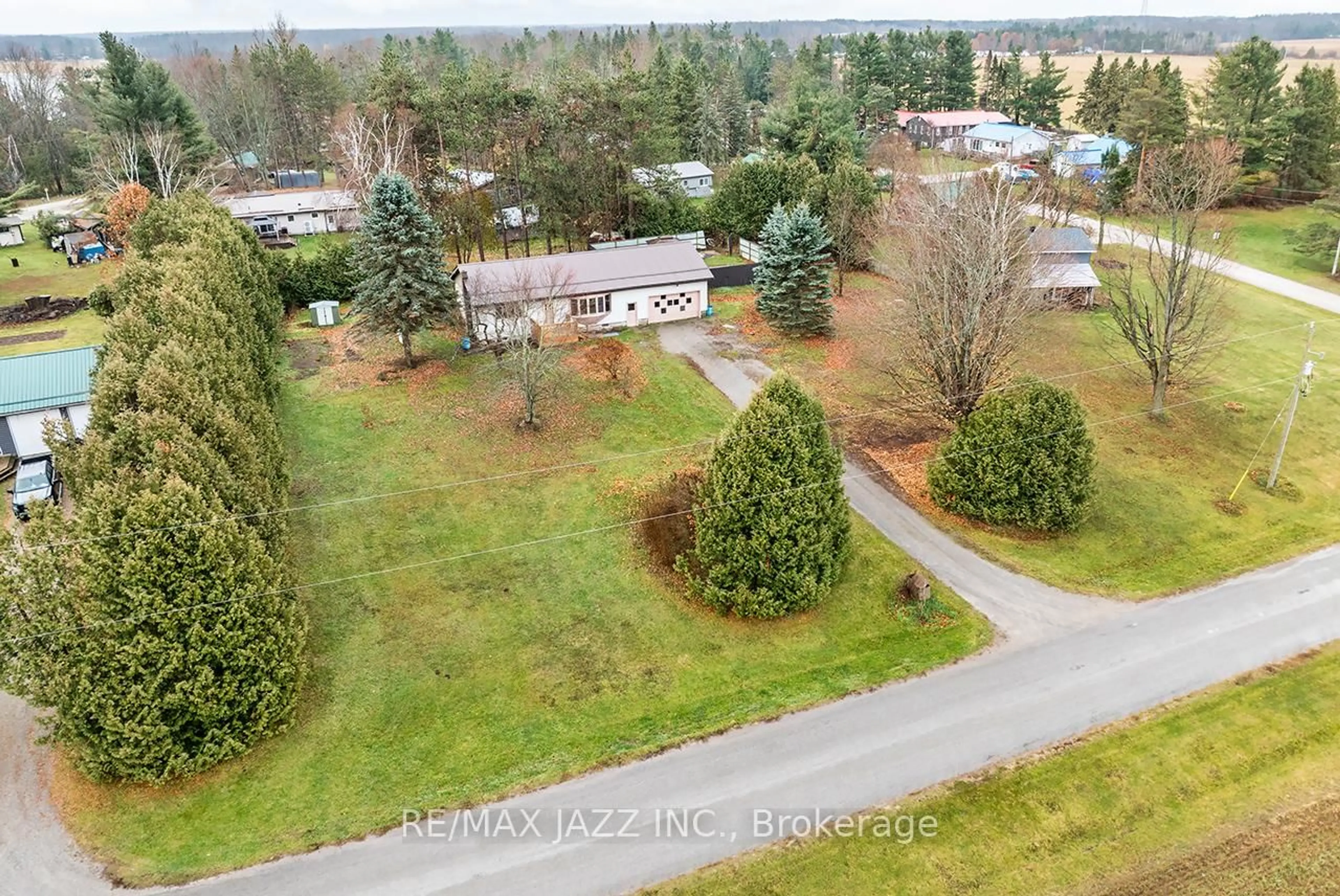 A pic from outside/outdoor area/front of a property/back of a property/a pic from drone, unknown for 134 Day Dr, Kawartha Lakes Ontario L3V 6H5