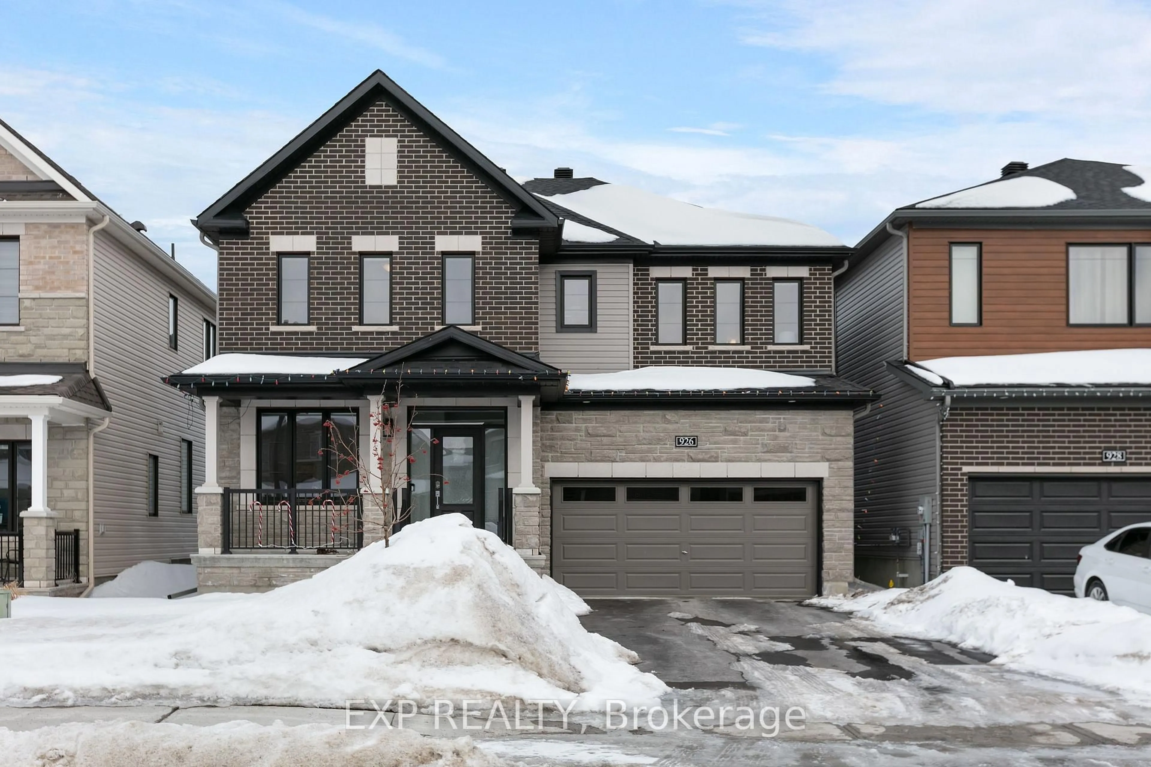 Home with brick exterior material, street for 926 Lakeridge Dr, Ottawa Ontario K4A 5N8