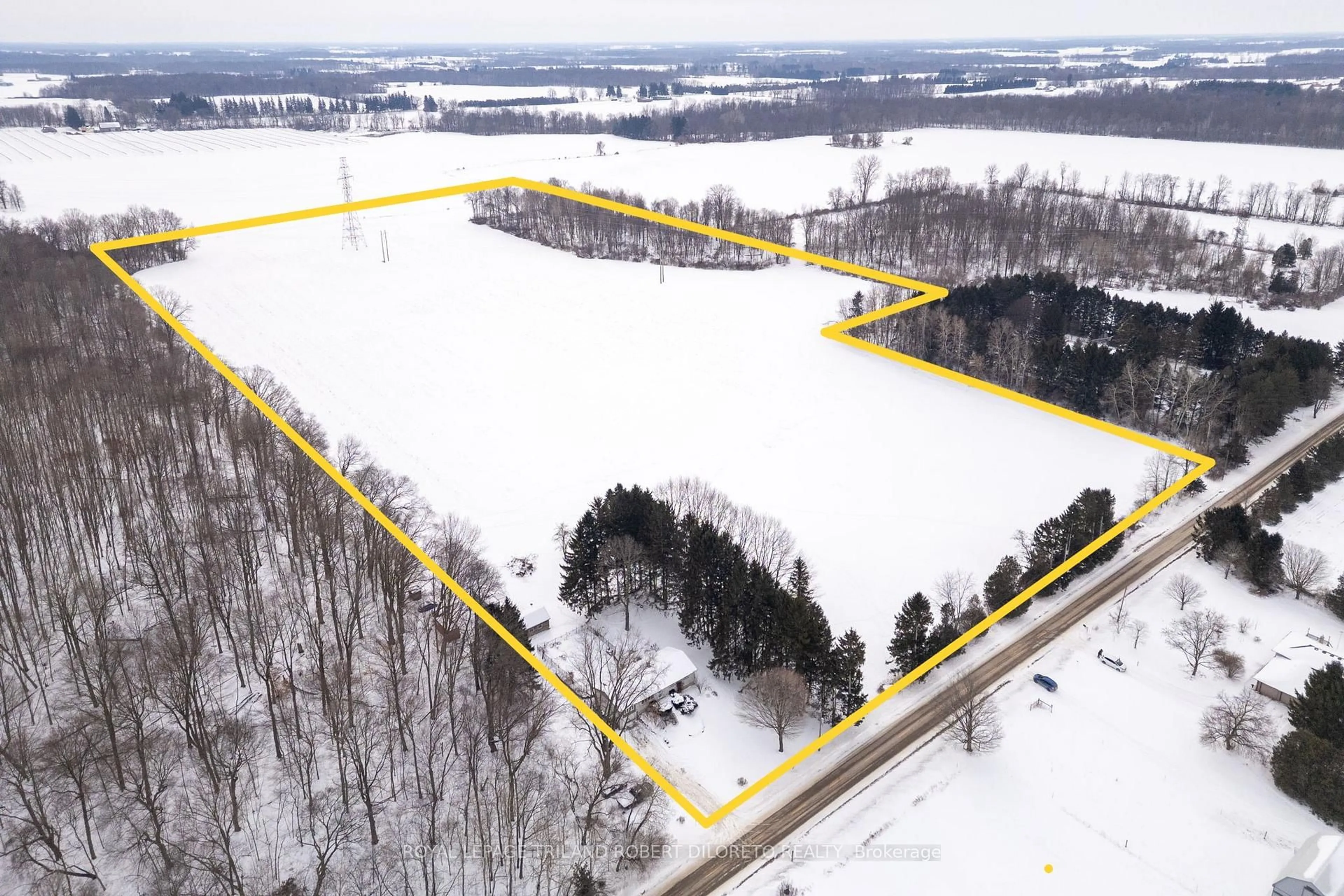 A pic from outside/outdoor area/front of a property/back of a property/a pic from drone, water/lake/river/ocean view for 7417 Inadale Dr, Strathroy-Caradoc Ontario N7G 3H4