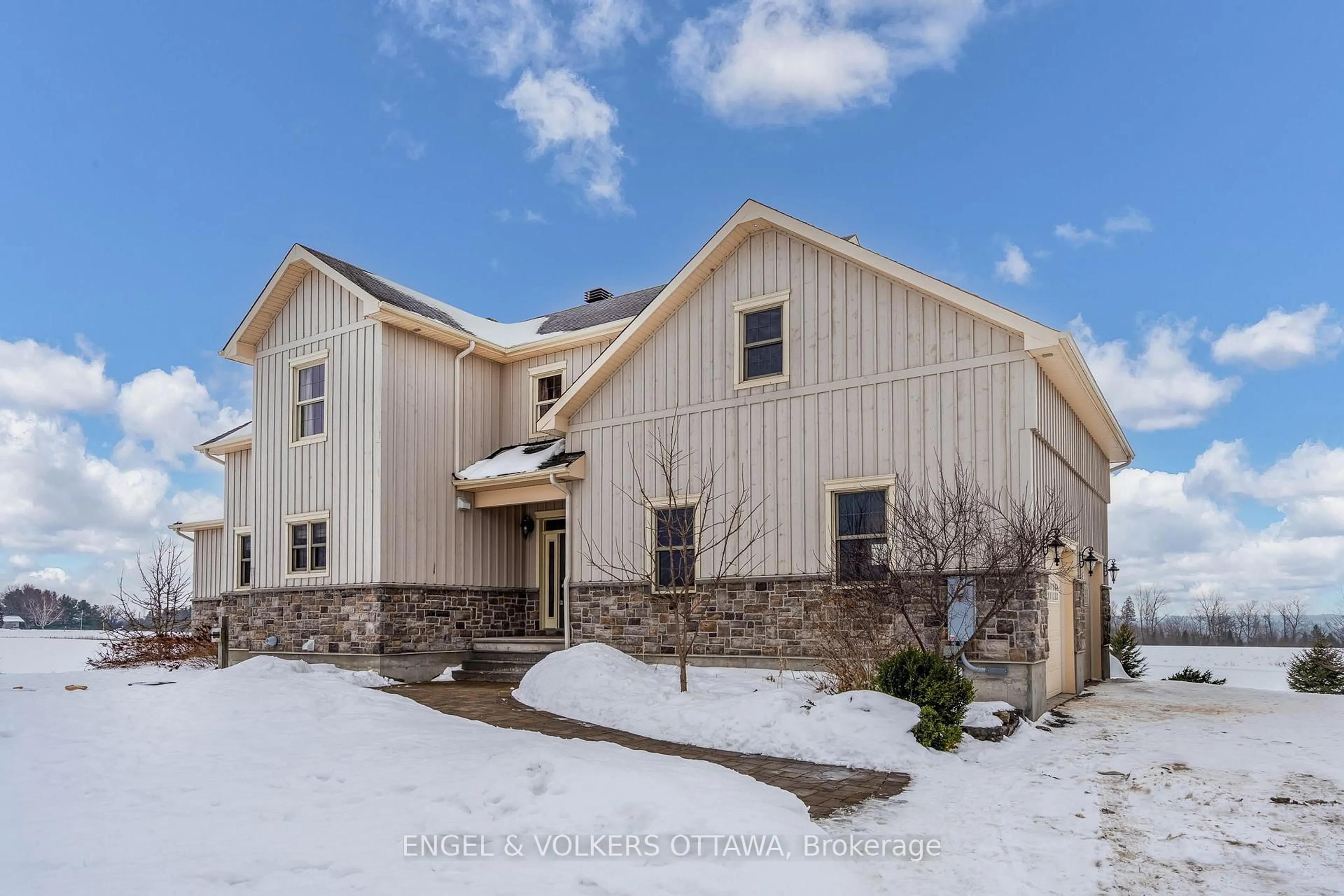 Home with vinyl exterior material, unknown for 5165 Canon Smith Dr, Fitzroy Harbour Ontario K0A 1X0