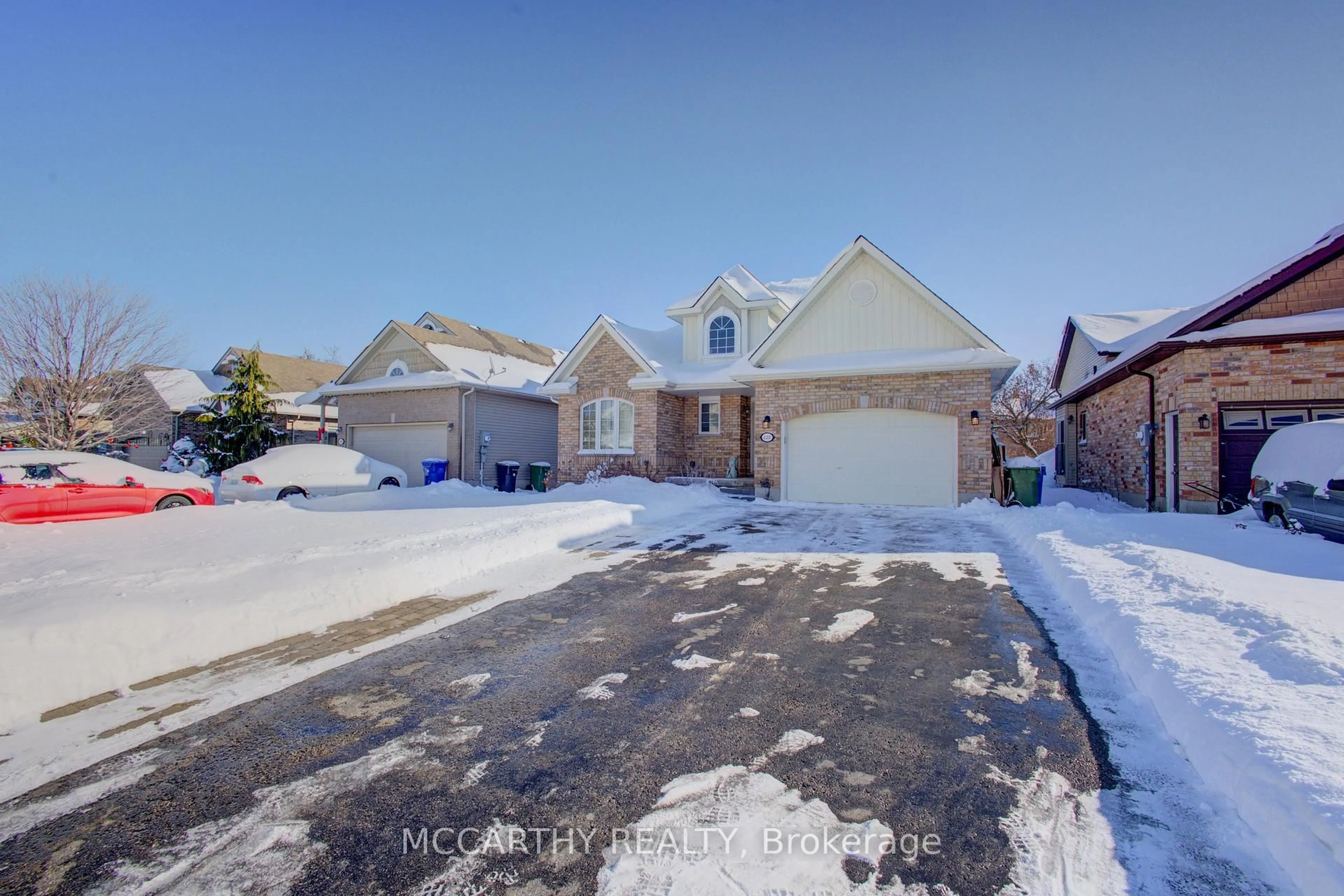 A pic from outside/outdoor area/front of a property/back of a property/a pic from drone, street for 125 Sheffield St, Southgate Ontario N0C 1B0