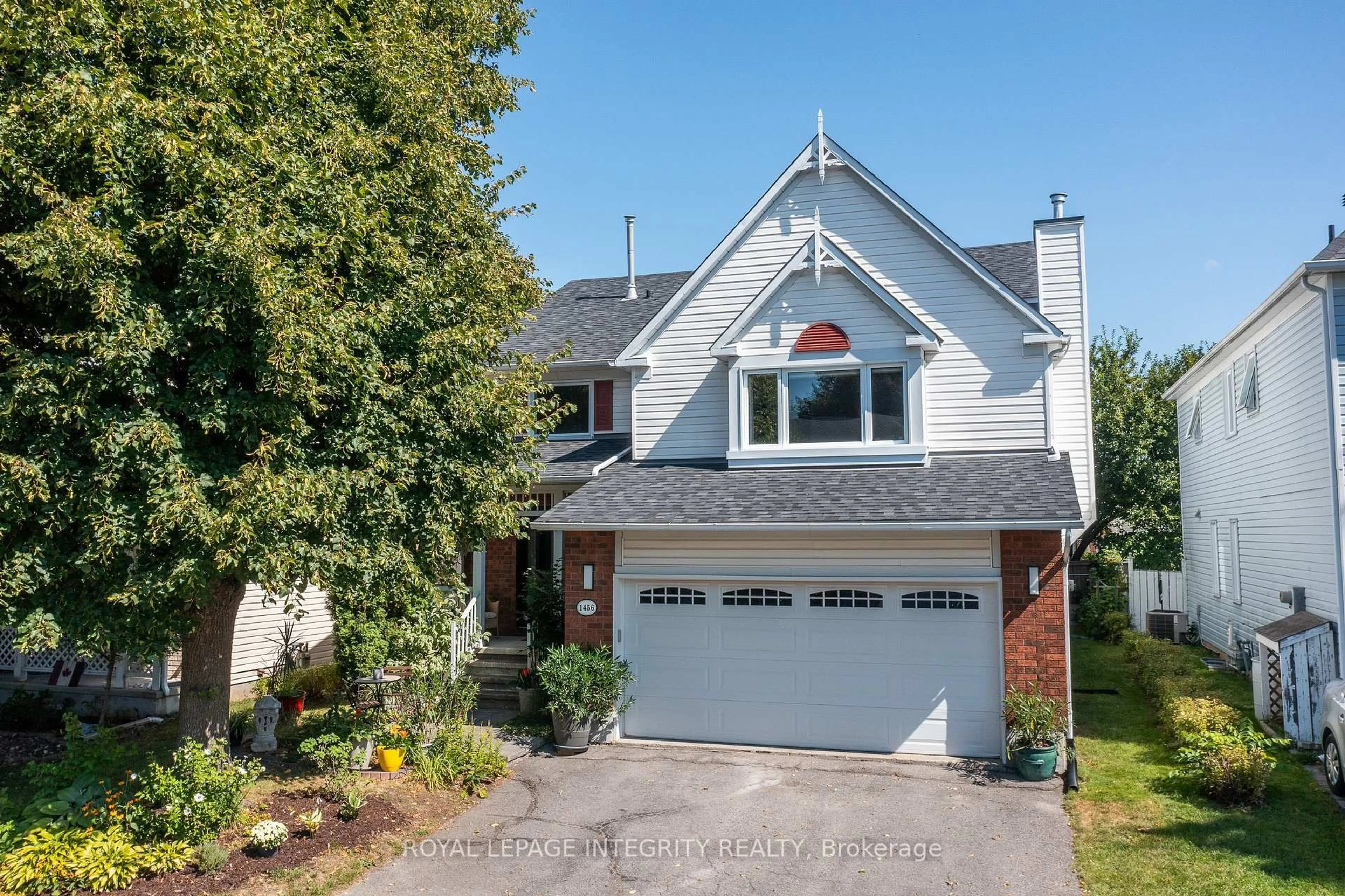 Home with vinyl exterior material, street for 1456 Michaelsem St, Orleans Ontario K1C 7C3