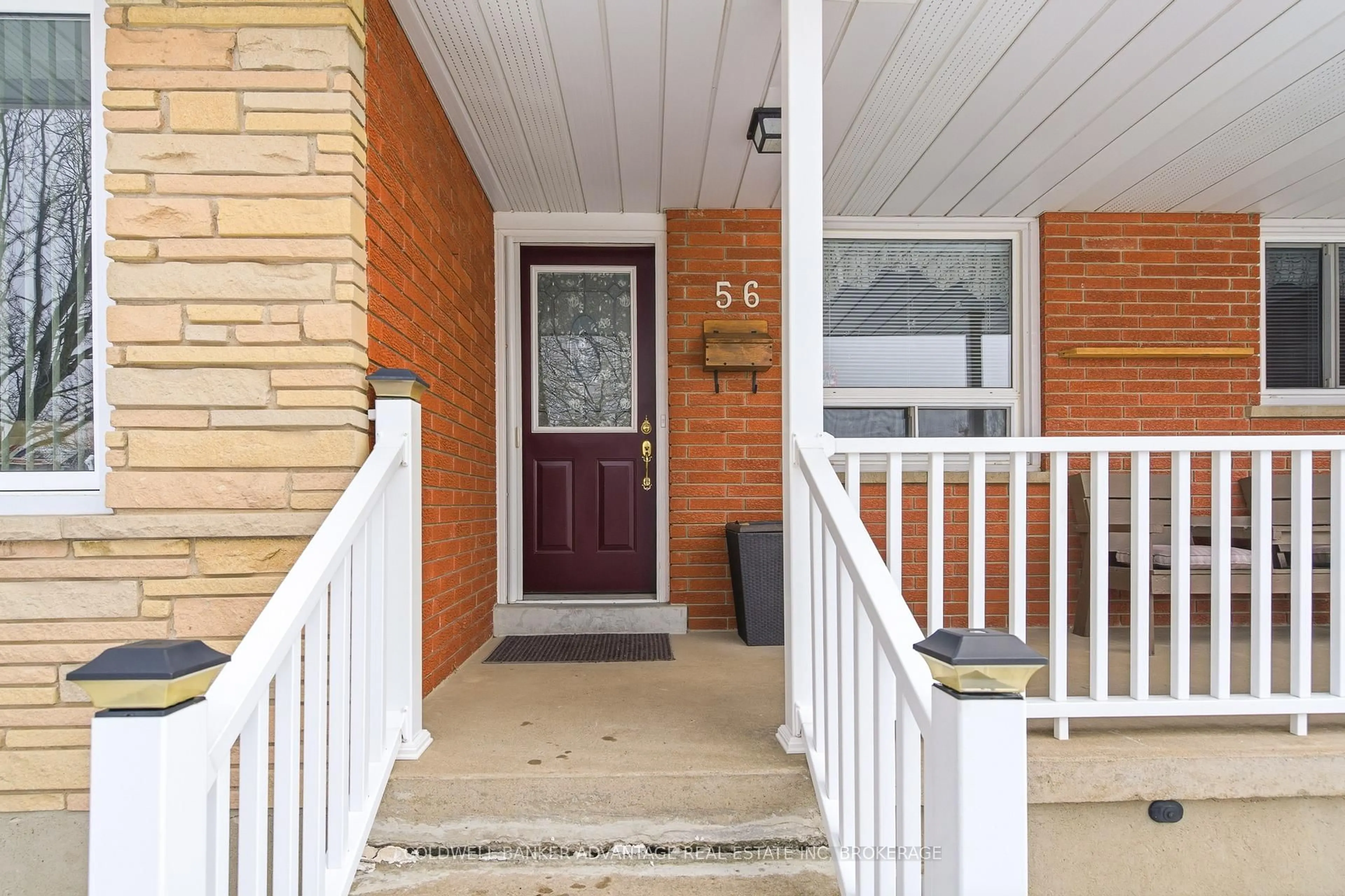 Indoor entryway for 56 Eastdale Cres, Welland Ontario L3B 1E8