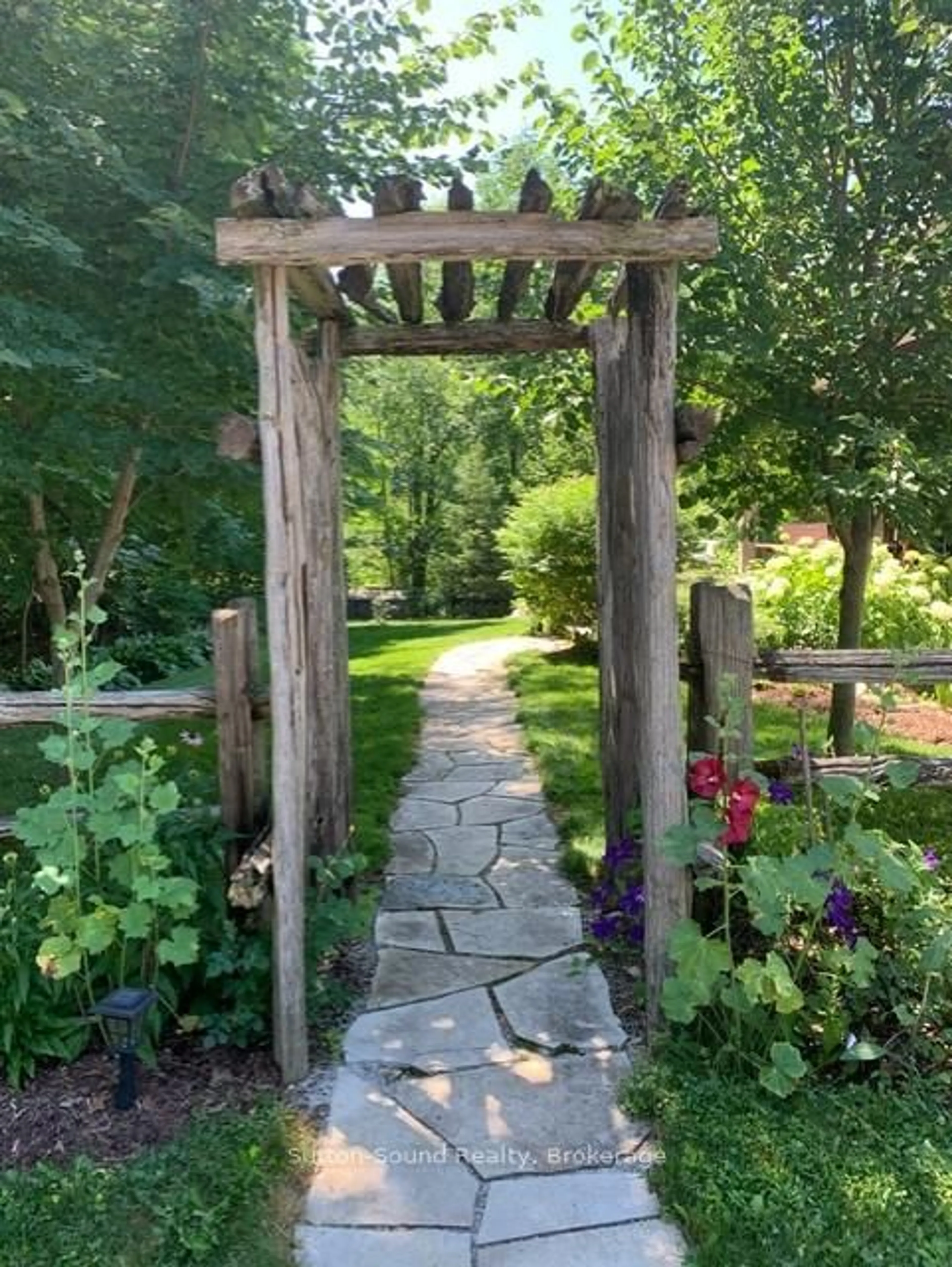 Patio, street for 236214 2B Concession, Chatsworth Ontario N0H 1G0