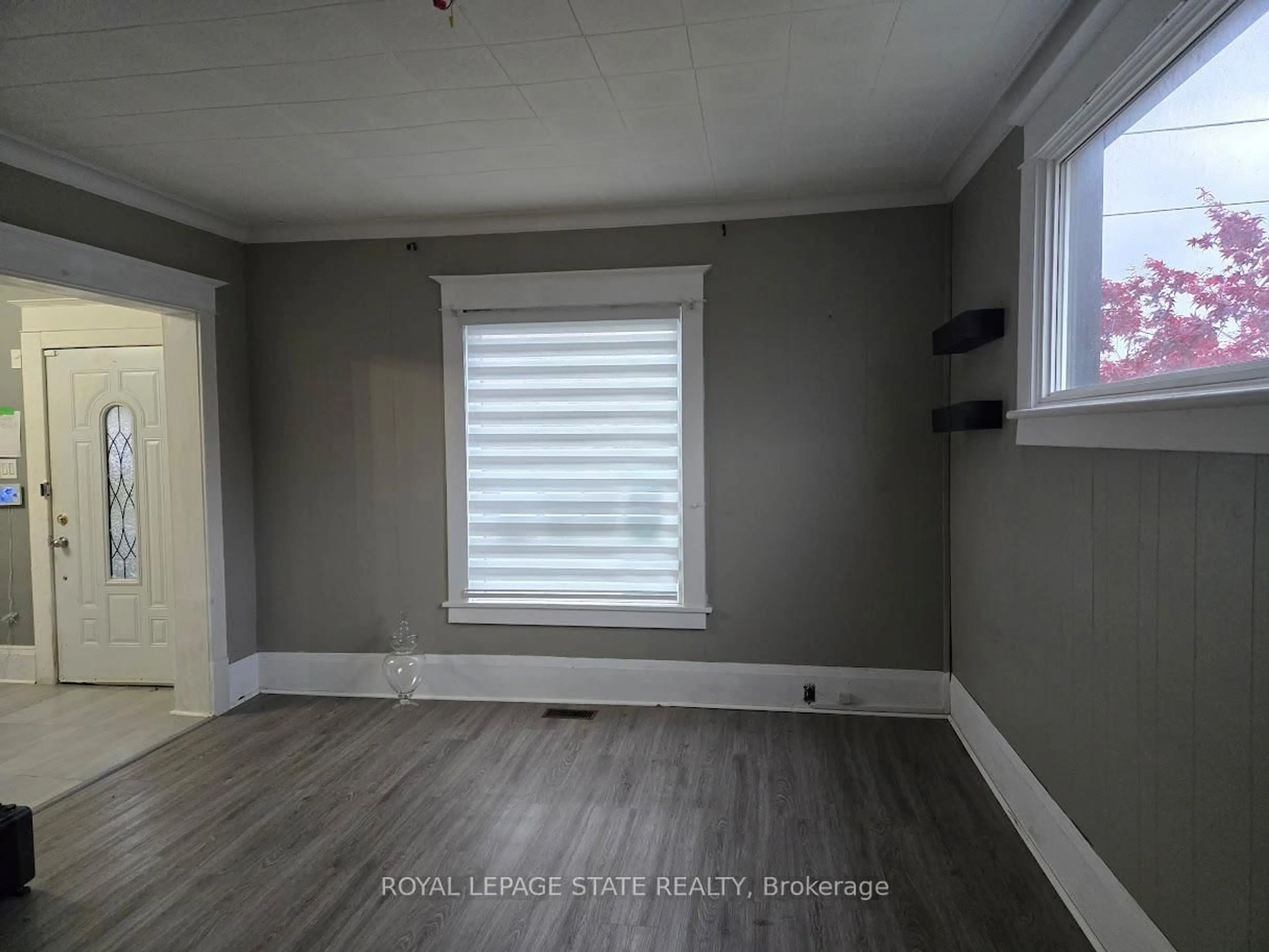 A pic of a room for 4789 St Clair Ave, Niagara Falls Ontario L2E 3T2