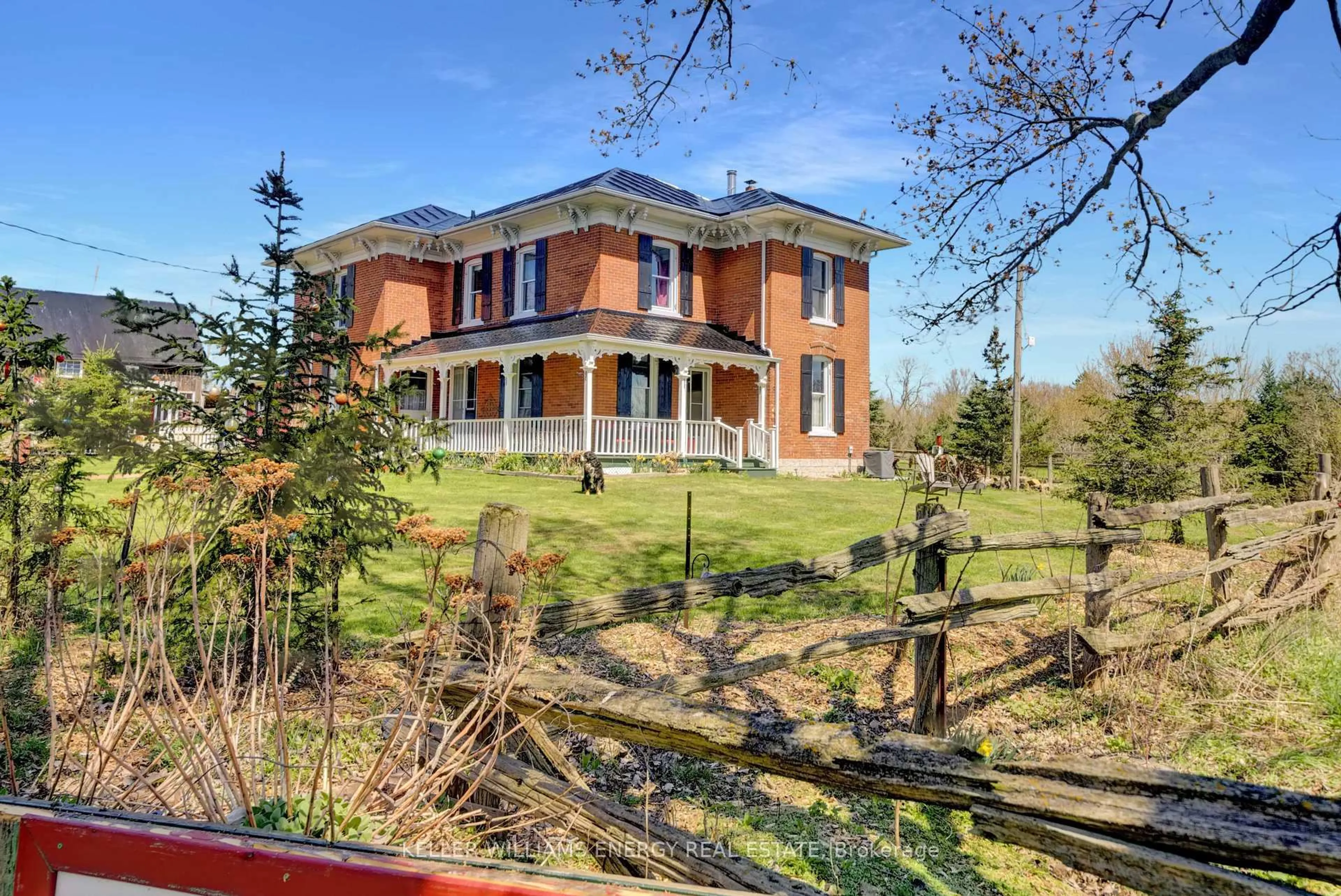 A pic from outside/outdoor area/front of a property/back of a property/a pic from drone, building for 7685 County Road 2, Napanee Ontario K7R 3K6