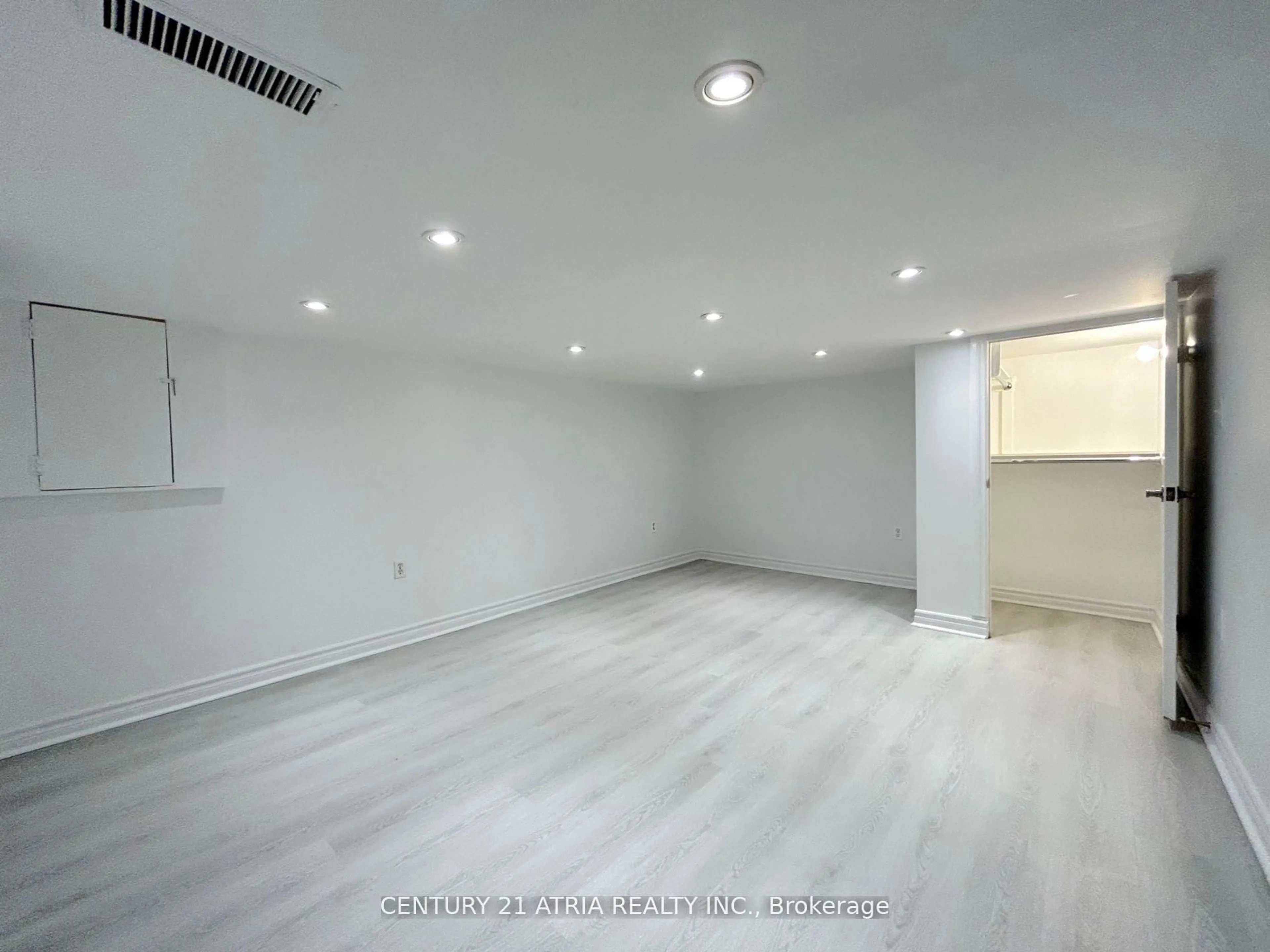 A pic of a room for 182 John St, Hamilton Ontario L8L 4P2