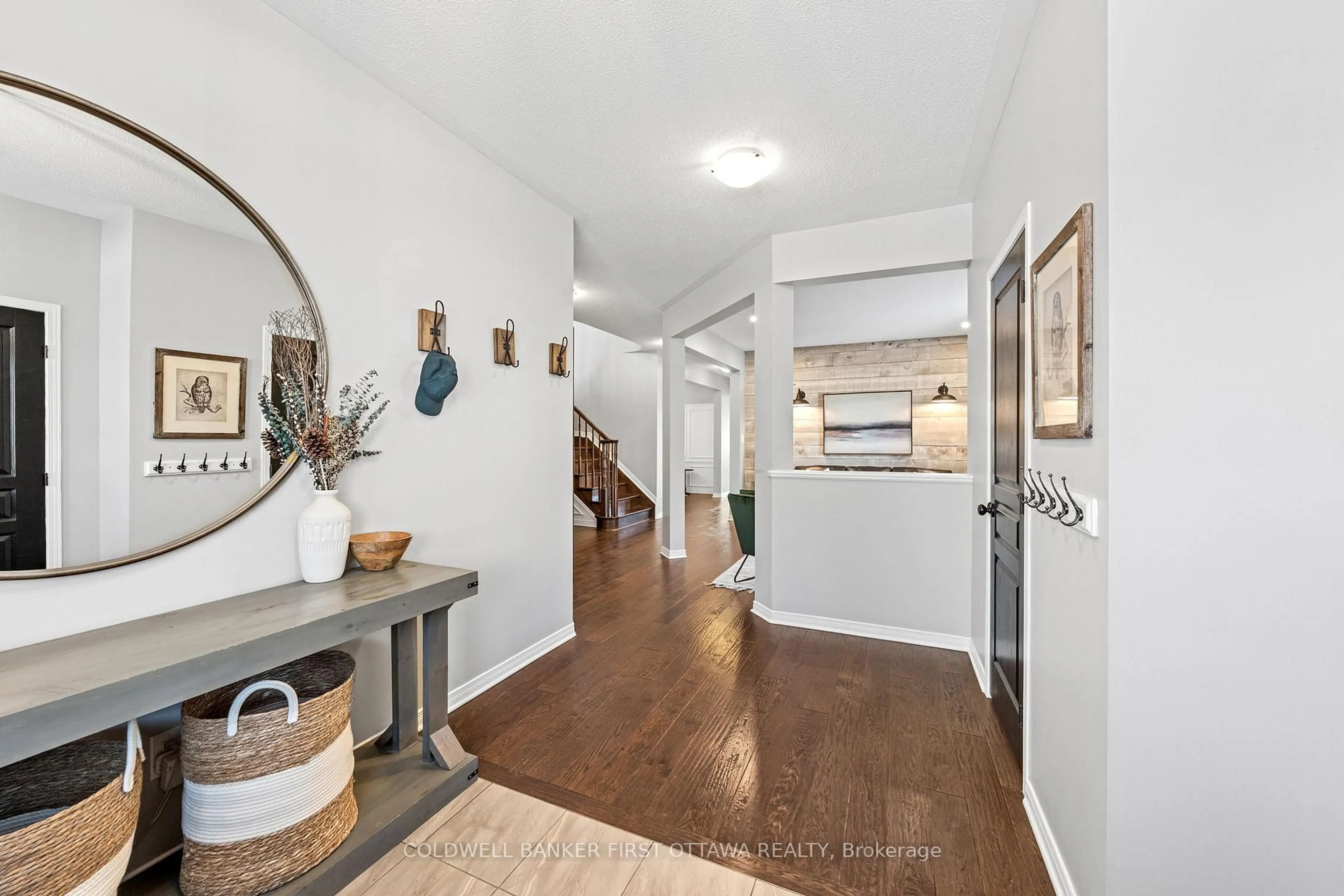 Indoor entryway for 709 Mondego Terr, Ottawa Ontario K2J 5Y3