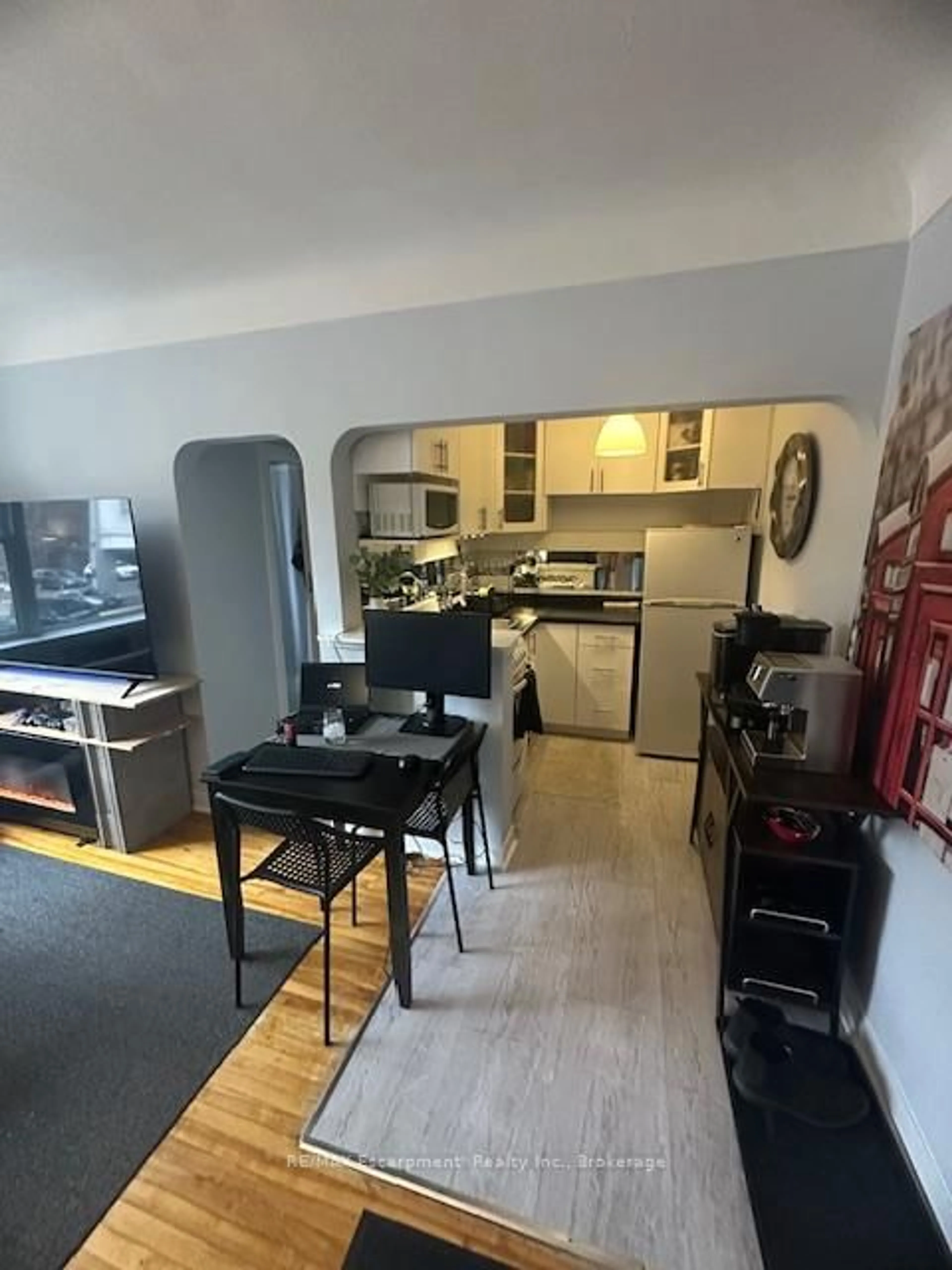 Unknown for 60 Robinson St #305, Hamilton Ontario L8P 1Y9