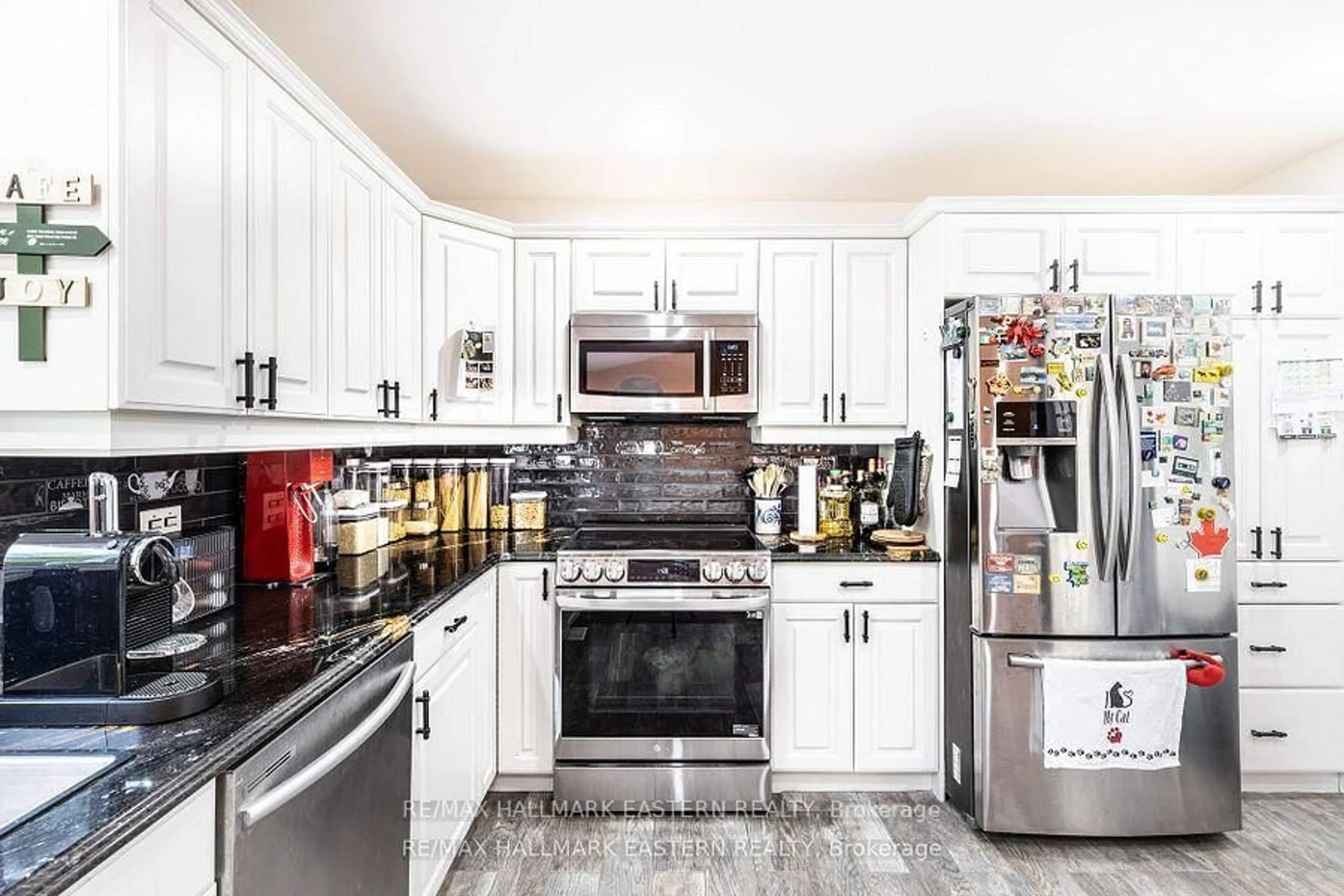 Open concept kitchen, ceramic/tile floor for 7 Juniper Isle Rd, Kawartha Lakes Ontario K0M 1N0