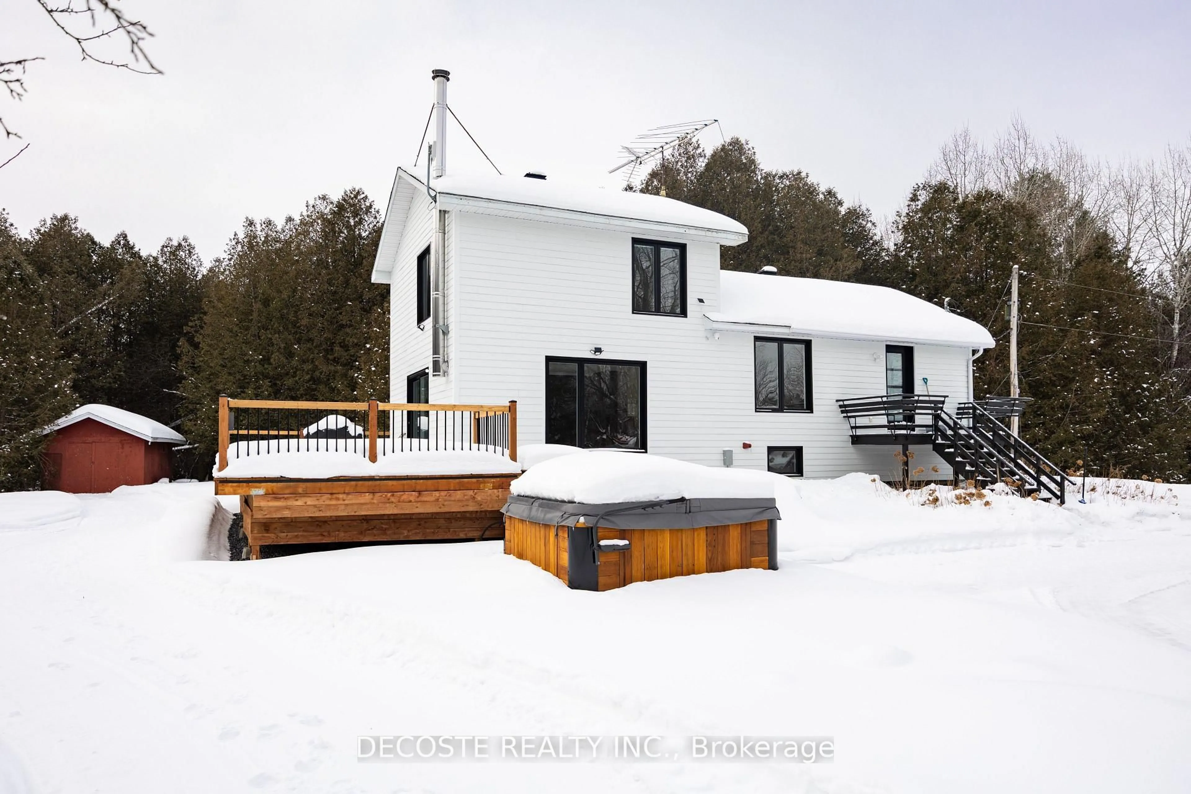 A pic from outside/outdoor area/front of a property/back of a property/a pic from drone, unknown for 21950 CONCESSION 10 Rd, South Glengarry Ontario K0B 1H0