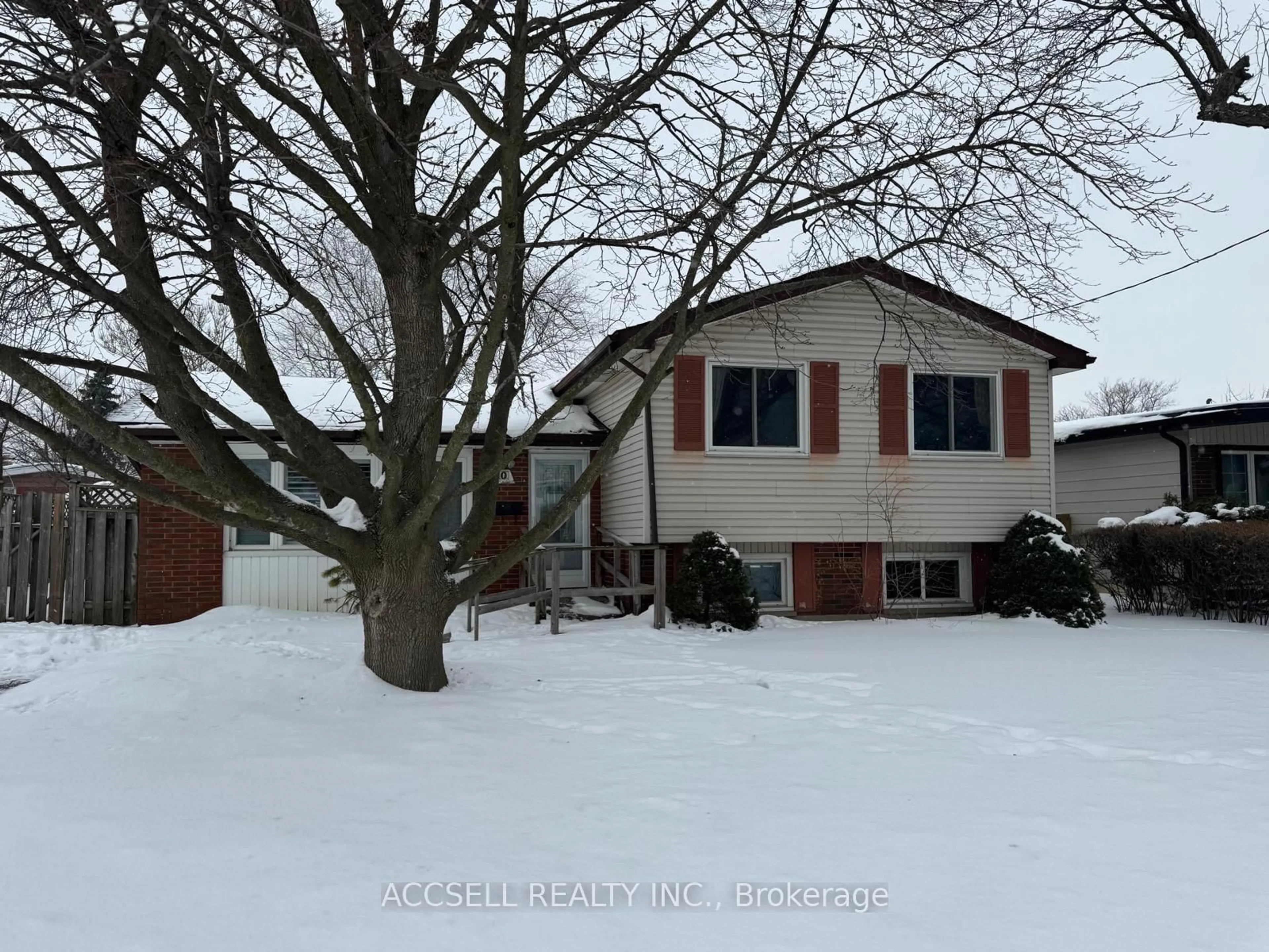 Unknown for 10 Baroche St, Hamilton Ontario L8V 4C7