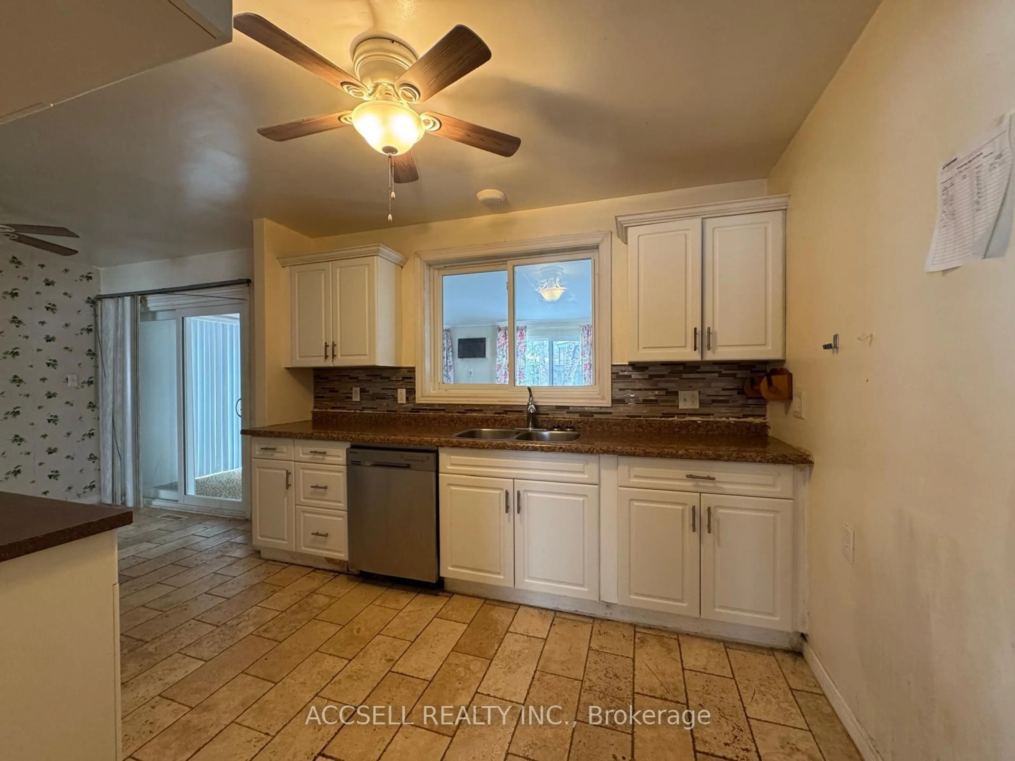 Unknown for 10 Baroche St, Hamilton Ontario L8V 4C7