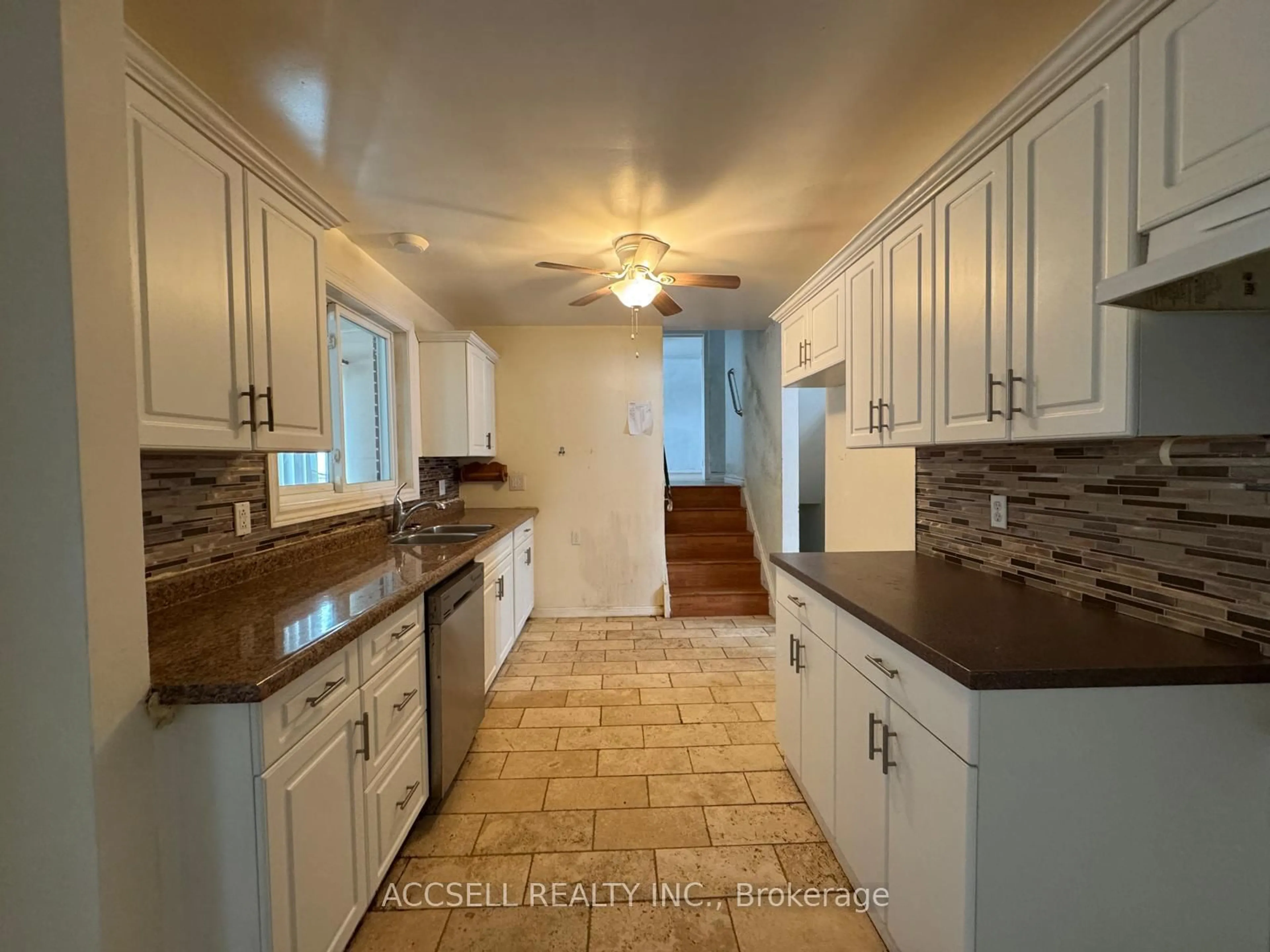 Open concept kitchen, ceramic/tile floor for 10 Baroche St, Hamilton Ontario L8V 4C7