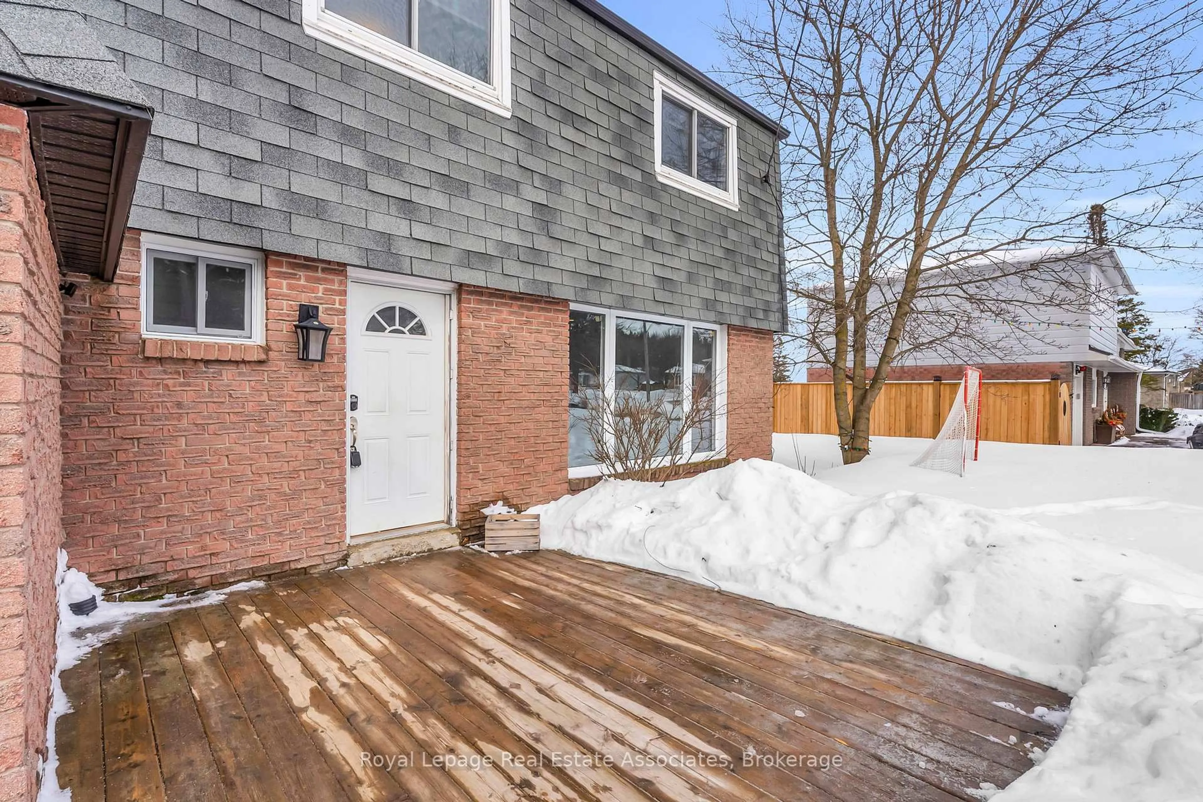 Unknown for 112 Susan St, Shelburne Ontario L9V 2W7