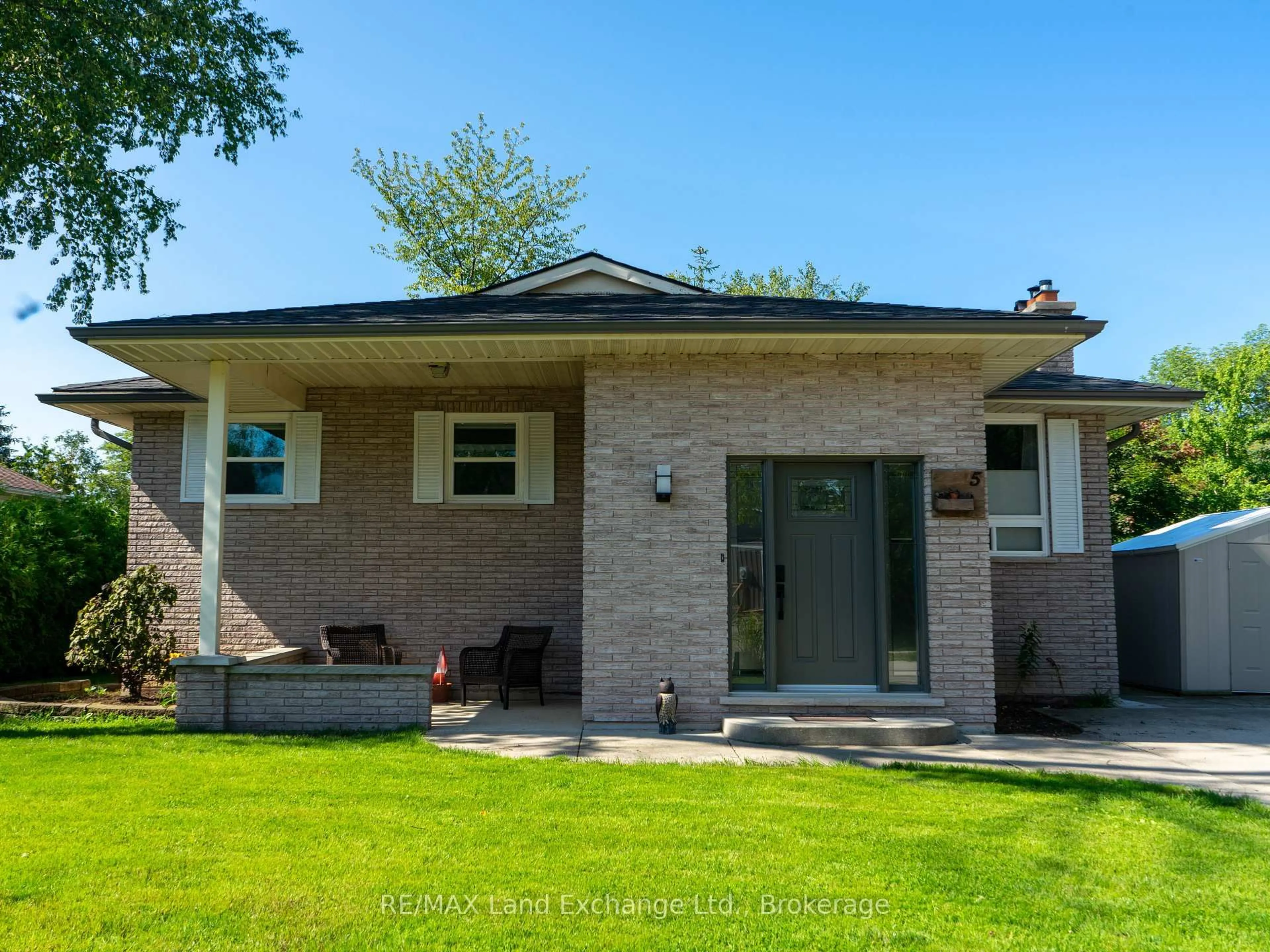 Home with brick exterior material, street for 5 MACGREGOR BEACH Rd, Kincardine Ontario N2Z 1J6