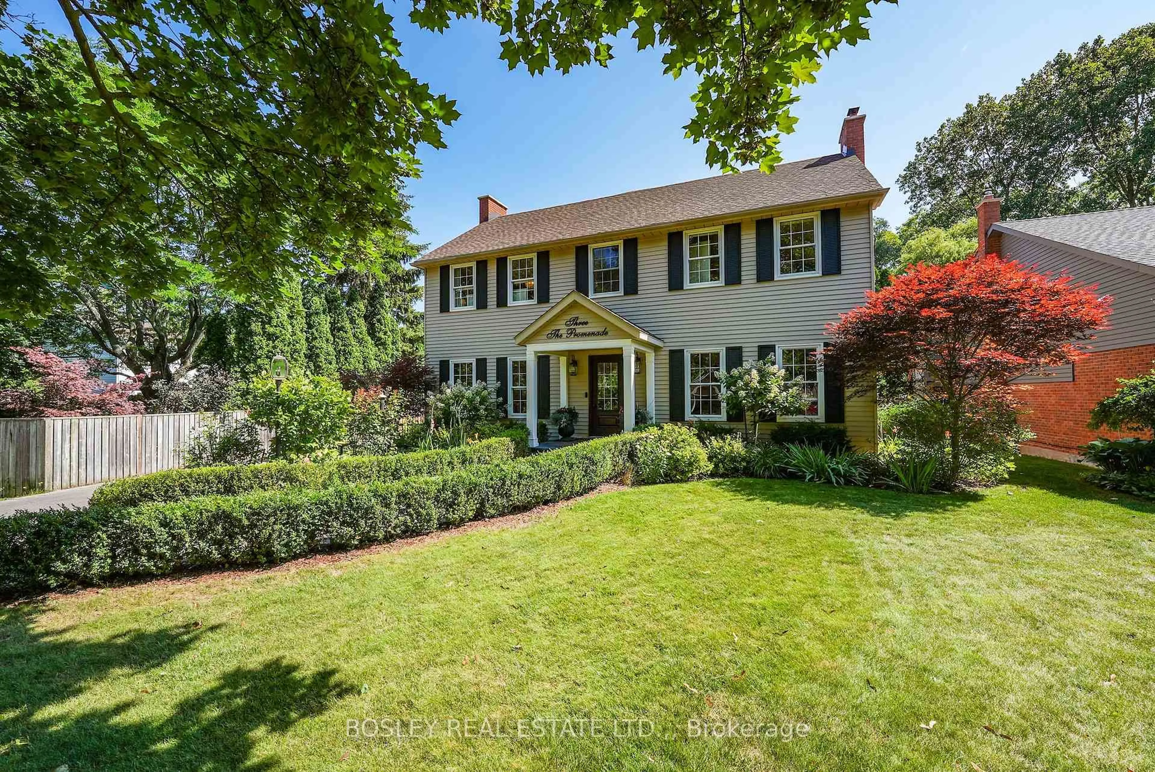 Home with brick exterior material, street for 3 The Promenade, Niagara-on-the-Lake Ontario L0S 1J0