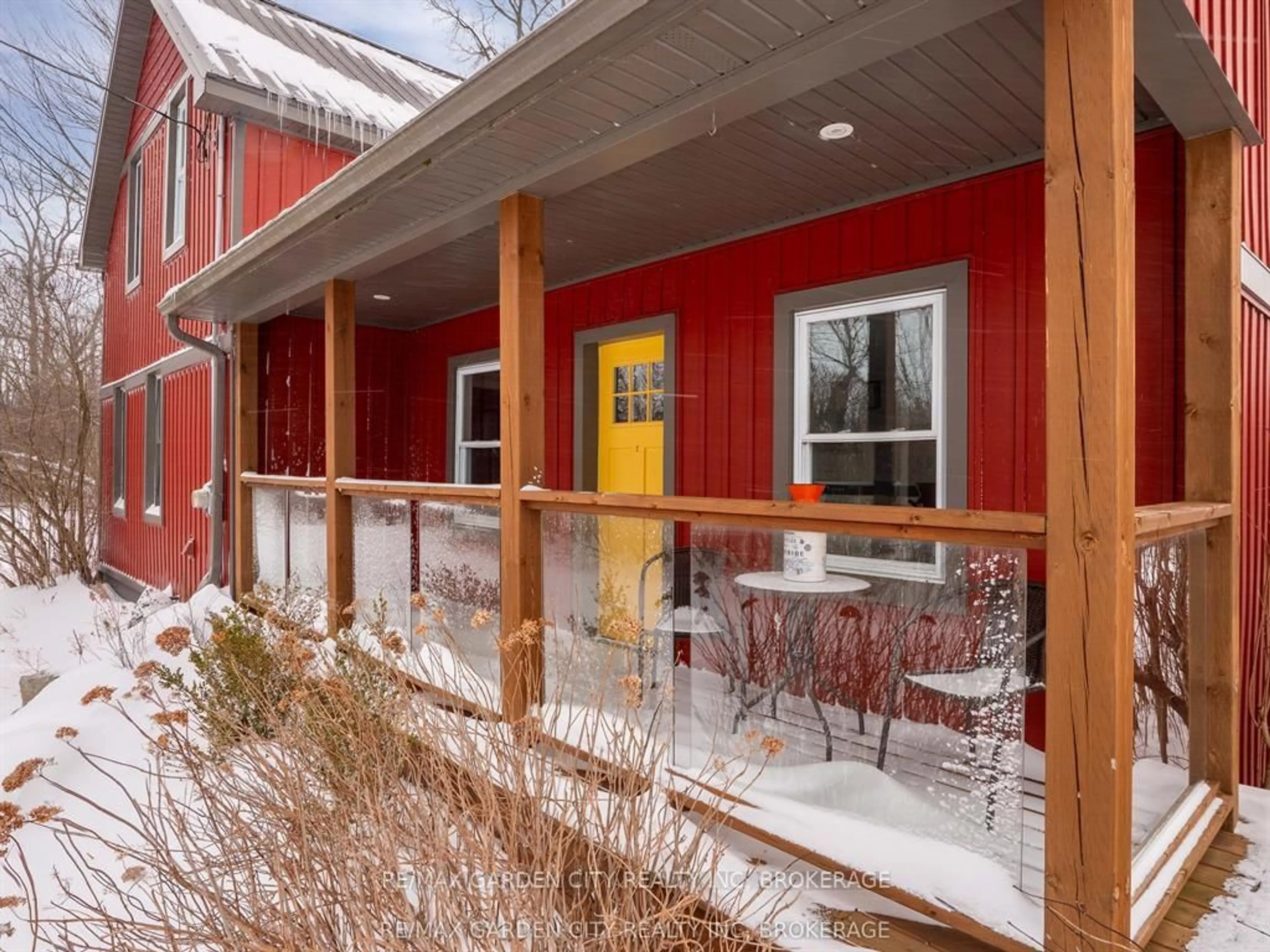 Patio, street for 521 NETHERBY Rd, Welland Ontario L3B 5N7